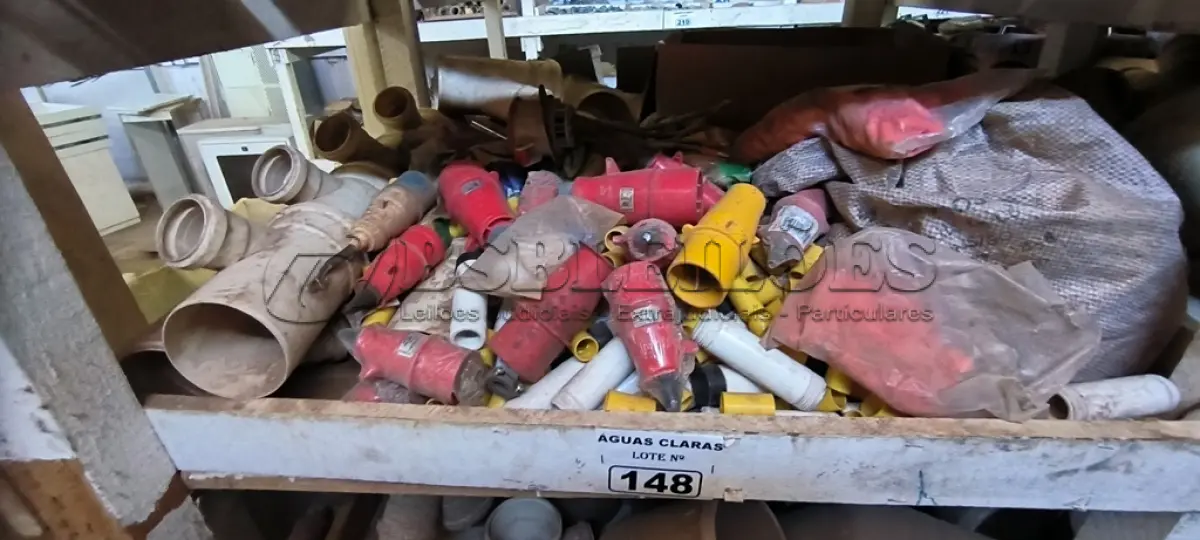 LOTE 148 - 01 LOTE COM JUNÇÃO PARA ESGOTO DIVERSOS TAMANHOS E TOMADAS INDUSTRIAIS (NO ESTADO)