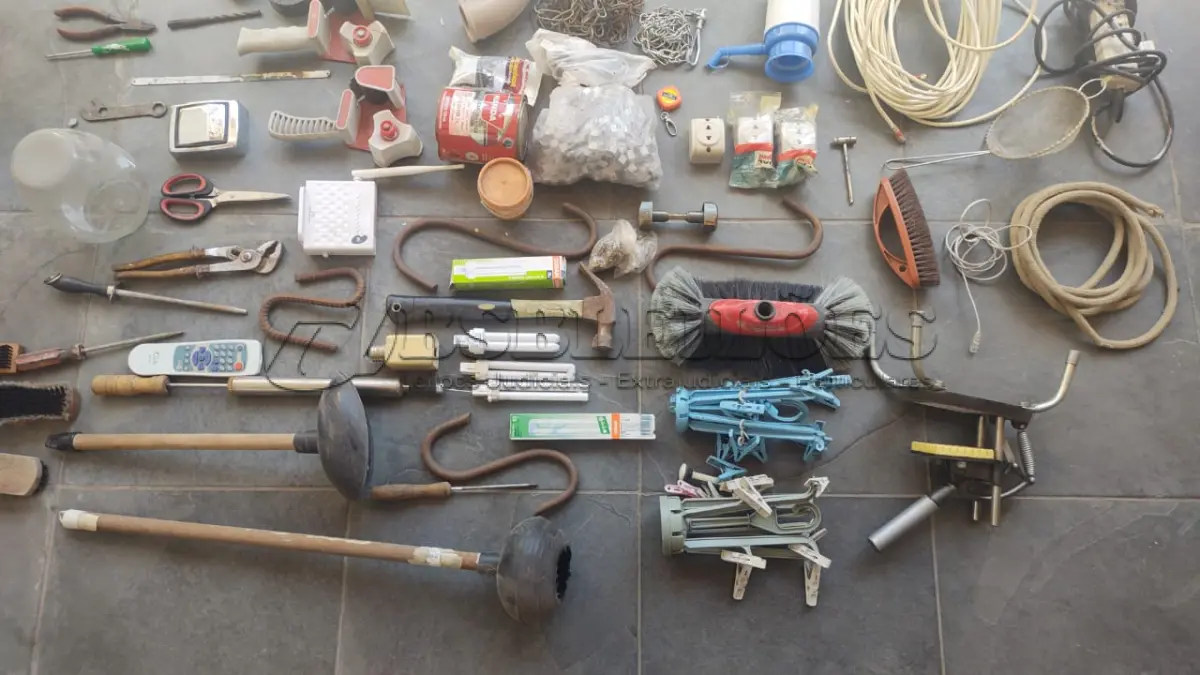 LOTE 668 - LOTE COM DIVERSOS ITENS (NO ESTADO)