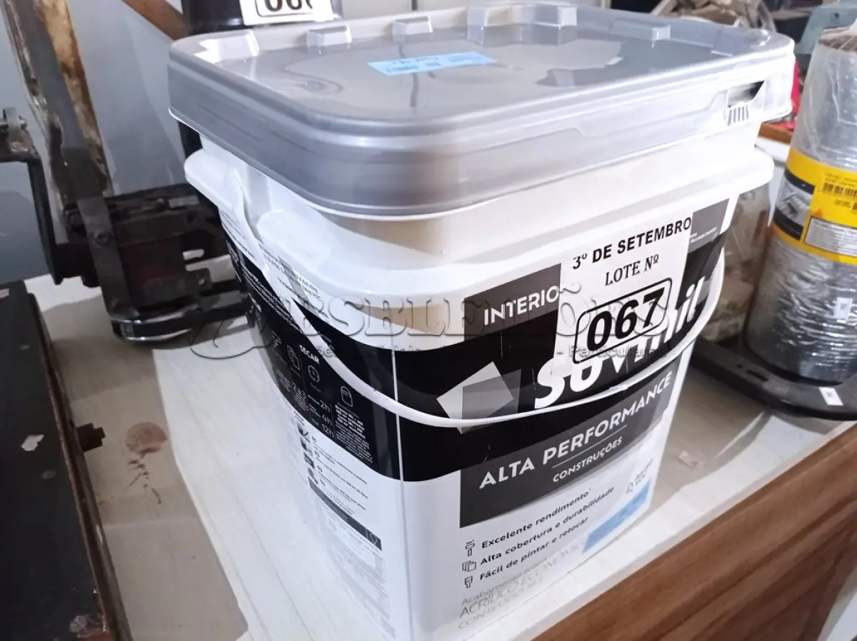 LOTE 067 - 01 BALDE DE TINTA SUVINIL INTERIORES ACRÍLICO FOSCO 18L NA COR FOSCO BRANCO. (NO ESTADO) ATENÇÃO! FAZER A VISITAÇÃO ANTES DE ARREMATAR, NÃO SABEMOS SE FUNCIONA. LEILÃO NÃO TEM GARANTIA E NEM DEVOLUÇÃO, SUJEITO A POSSÍVEIS AVARIAS VISÍVEIS/OCULTAS E/OU AUSÊNCIA DE COMPONENTES.