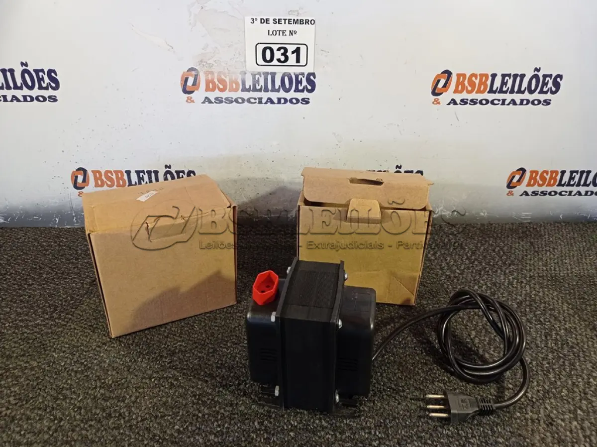 LOTE 031 - 02 AUTOTRANSFORMADORES DE 1200VA. (NO ESTADO) ATENÇÃO! FAZER A VISITAÇÃO ANTES DE ARREMATAR, NÃO SABEMOS SE FUNCIONA. LEILÃO NÃO TEM GARANTIA E NEM DEVOLUÇÃO, SUJEITO A POSSÍVEIS AVARIAS VISÍVEIS/OCULTAS E/OU AUSÊNCIA DE COMPONENTES.