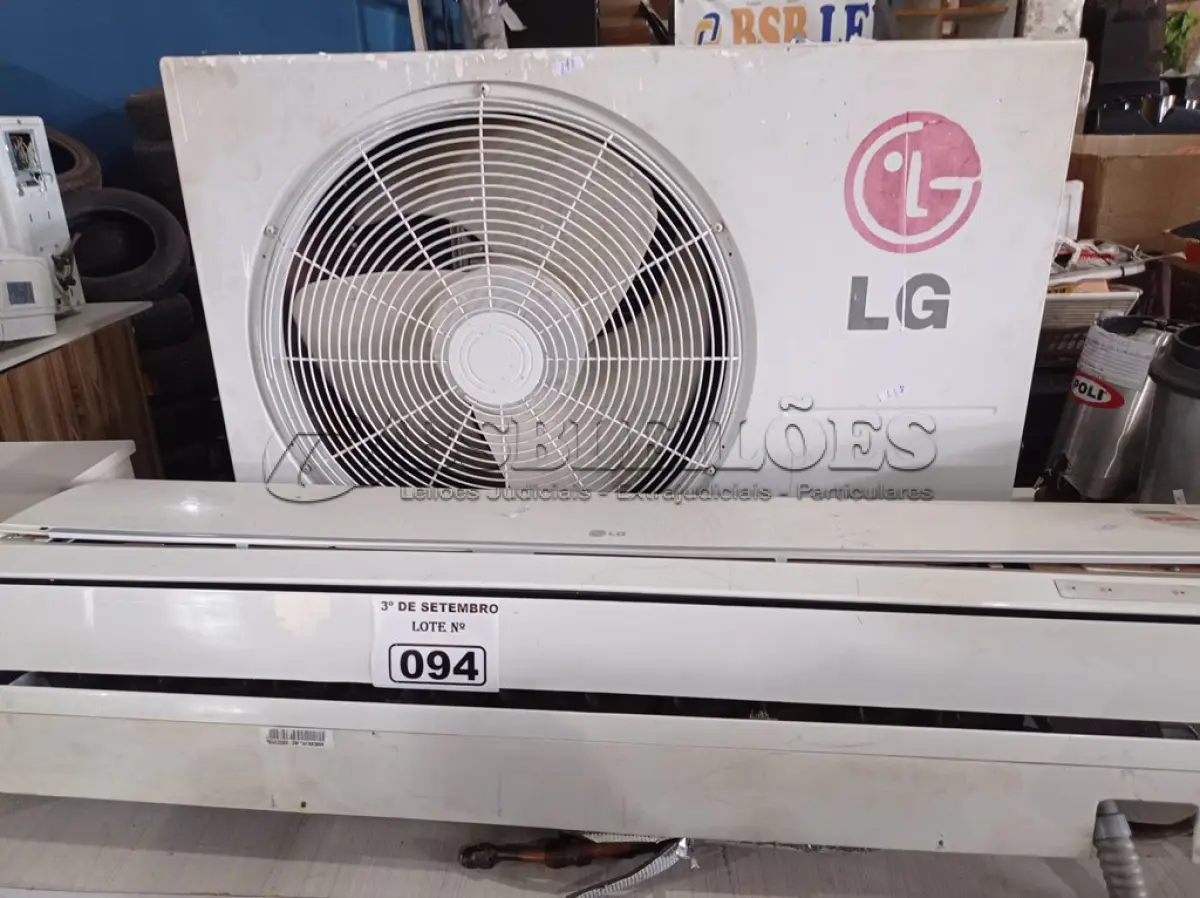 LOTE 094 - 01 AR-CONDICIONADO MARCA LG 24000BTU. (NO ESTADO) ATENÇÃO! FAZER A VISITAÇÃO ANTES DE ARREMATAR, NÃO SABEMOS SE FUNCIONA. LEILÃO NÃO TEM GARANTIA E NEM DEVOLUÇÃO, SUJEITO A POSSÍVEIS AVARIAS VISÍVEIS/OCULTAS E/OU AUSÊNCIA DE COMPONENTES.