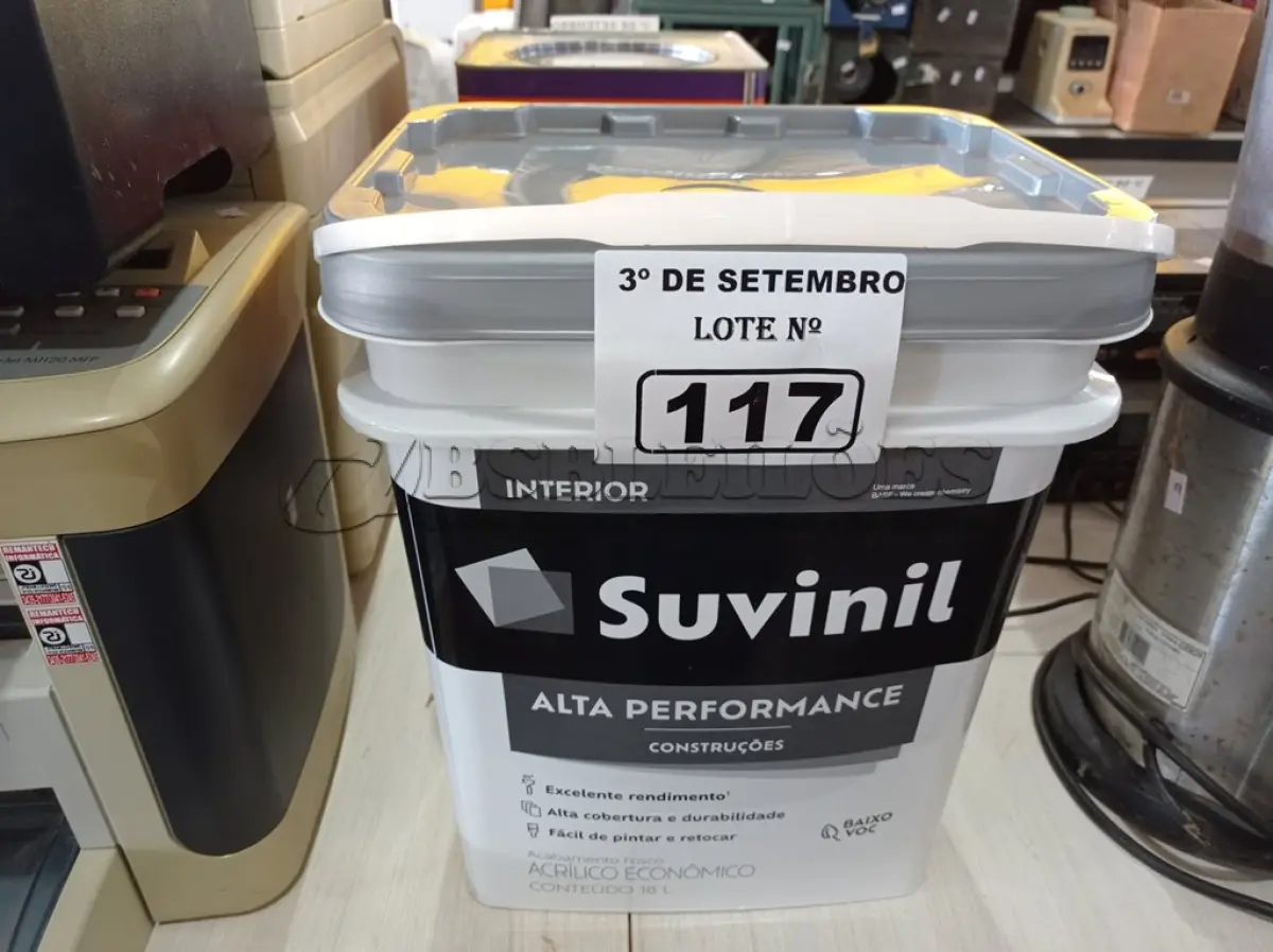 LOTE 117 - 01 BALDE DE TINTA SUVINIL INTERIORES ACRÍLICO FOSCO 18L NA COR FOSCO BRANCO. (NO ESTADO) ATENÇÃO! FAZER A VISITAÇÃO ANTES DE ARREMATAR, NÃO SABEMOS SE FUNCIONA. LEILÃO NÃO TEM GARANTIA E NEM DEVOLUÇÃO, SUJEITO A POSSÍVEIS AVARIAS VISÍVEIS/OCULTAS E/OU AUSÊNCIA DE COMPONENTES.