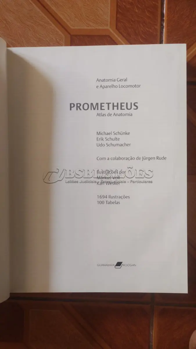 LOTE 698 - LIVRO PROMETHEUS, ATLAS DE ANATOMIA CAPA DURA . (NO ESTADO)