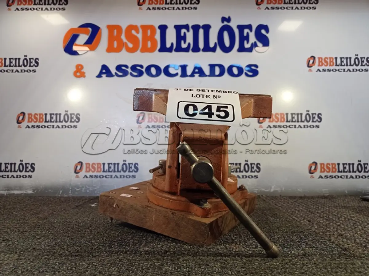LOTE 045 - 01 MORSA. (NO ESTADO) ATENÇÃO! FAZER A VISITAÇÃO ANTES DE ARREMATAR, NÃO SABEMOS SE FUNCIONA. LEILÃO NÃO TEM GARANTIA E NEM DEVOLUÇÃO, SUJEITO A POSSÍVEIS AVARIAS VISÍVEIS/OCULTAS E/OU AUSÊNCIA DE COMPONENTES.