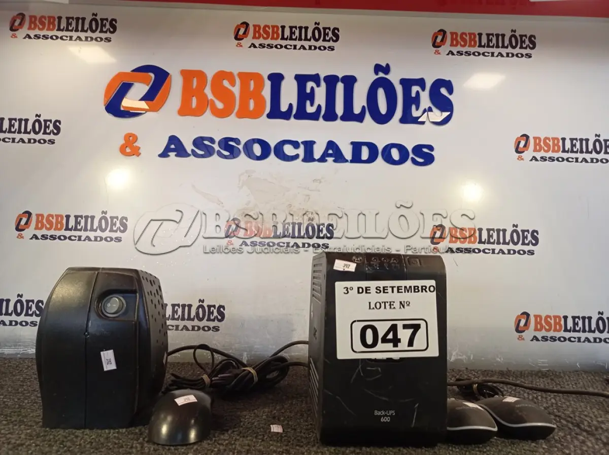LOTE 047 - 02 ESTABILIZADORES E 03 MOUSES PARA PC MARCAS E MODELOS DIVERSOS. (NO ESTADO) ATENÇÃO! FAZER A VISITAÇÃO ANTES DE ARREMATAR, NÃO SABEMOS SE FUNCIONA. LEILÃO NÃO TEM GARANTIA E NEM DEVOLUÇÃO, SUJEITO A POSSÍVEIS AVARIAS VISÍVEIS/OCULTAS E/OU AUSÊNCIA DE COMPONENTES.