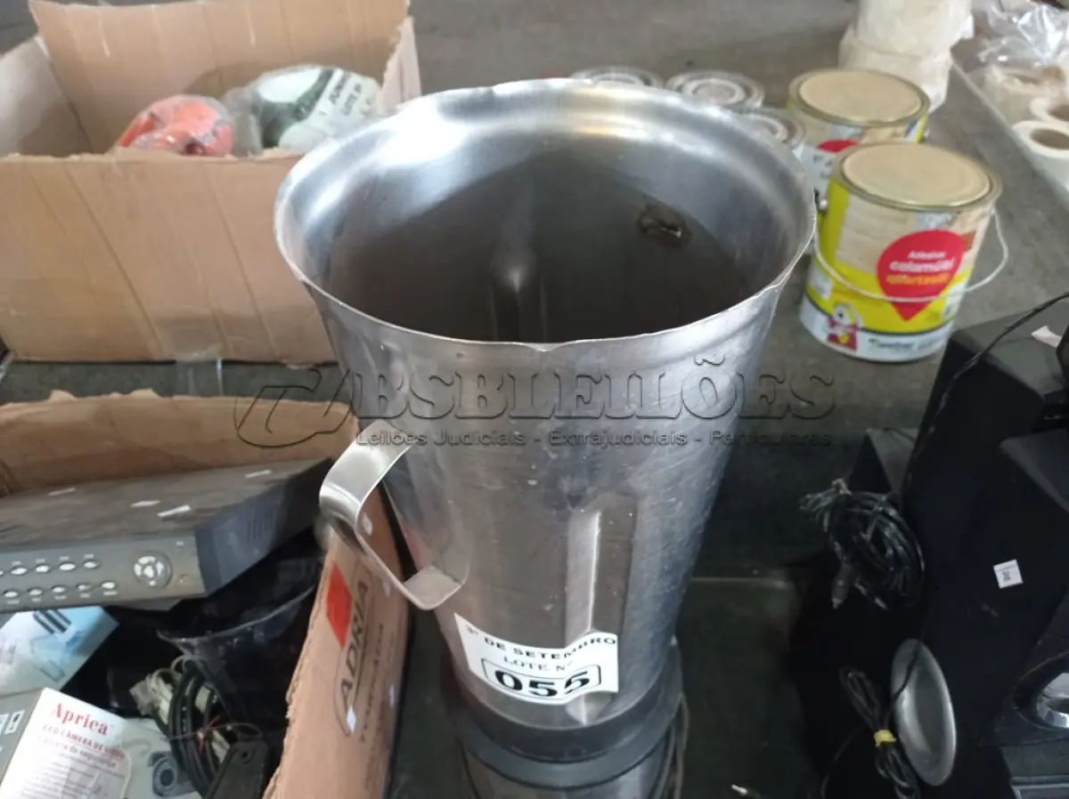 LOTE 055 - 01 LIQUIDIFICADOR INDUSTRIAL MARCA POLI. (NO ESTADO) ATENÇÃO! FAZER A VISITAÇÃO ANTES DE ARREMATAR, NÃO SABEMOS SE FUNCIONA. LEILÃO NÃO TEM GARANTIA E NEM DEVOLUÇÃO, SUJEITO A POSSÍVEIS AVARIAS VISÍVEIS/OCULTAS E/OU AUSÊNCIA DE COMPONENTES.