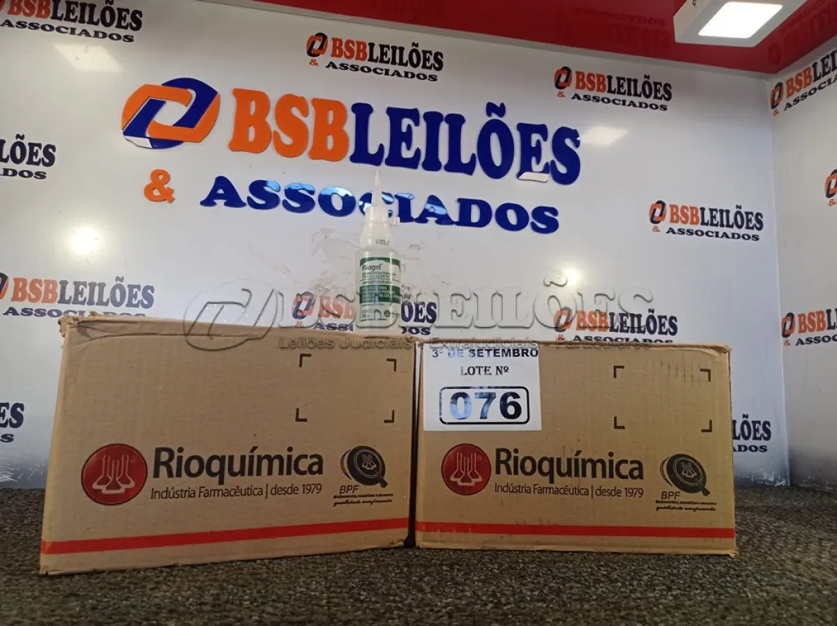 LOTE 076 - 02 CAIXAS COM BISNAGAS DE ÁLCOOL EM GEL 70% 90G, COM 30 UNIDADES CADA. (NO ESTADO) ATENÇÃO! FAZER A VISITAÇÃO ANTES DE ARREMATAR, NÃO SABEMOS SE FUNCIONA. LEILÃO NÃO TEM GARANTIA E NEM DEVOLUÇÃO, SUJEITO A POSSÍVEIS AVARIAS VISÍVEIS/OCULTAS E/OU AUSÊNCIA DE COMPONENTES.
