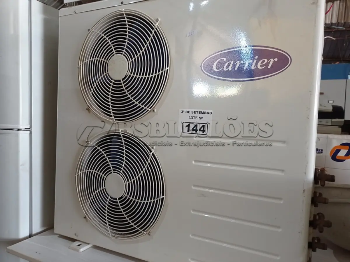 LOTE 144 - 01 AR-CONDICIONADO MARCA CARRIER 12000BTU. (NO ESTADO) ATENÇÃO! FAZER A VISITAÇÃO ANTES DE ARREMATAR, NÃO SABEMOS SE FUNCIONA. LEILÃO NÃO TEM GARANTIA E NEM DEVOLUÇÃO, SUJEITO A POSSÍVEIS AVARIAS VISÍVEIS/OCULTAS E/OU AUSÊNCIA DE COMPONENTES.