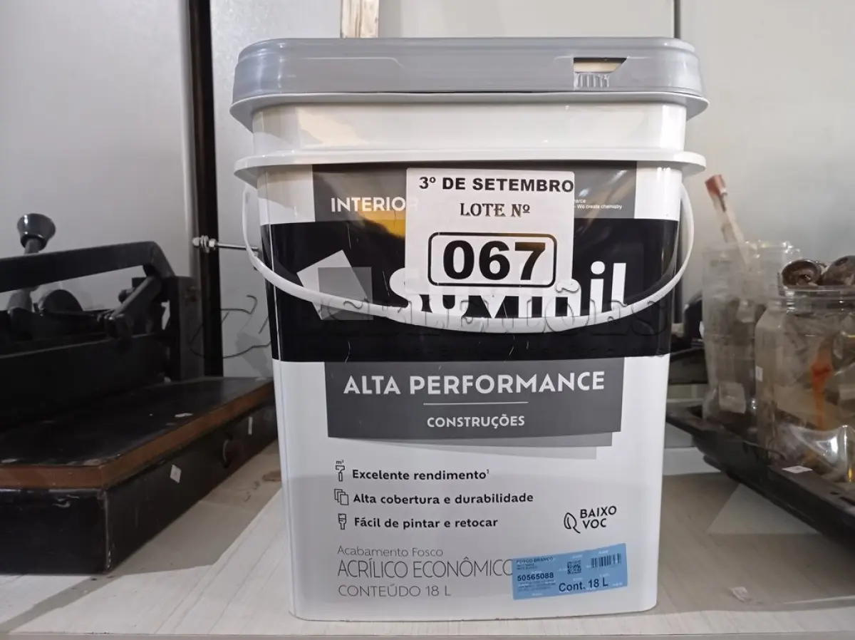 LOTE 067 - 01 BALDE DE TINTA SUVINIL INTERIORES ACRÍLICO FOSCO 18L NA COR FOSCO BRANCO. (NO ESTADO) ATENÇÃO! FAZER A VISITAÇÃO ANTES DE ARREMATAR, NÃO SABEMOS SE FUNCIONA. LEILÃO NÃO TEM GARANTIA E NEM DEVOLUÇÃO, SUJEITO A POSSÍVEIS AVARIAS VISÍVEIS/OCULTAS E/OU AUSÊNCIA DE COMPONENTES.