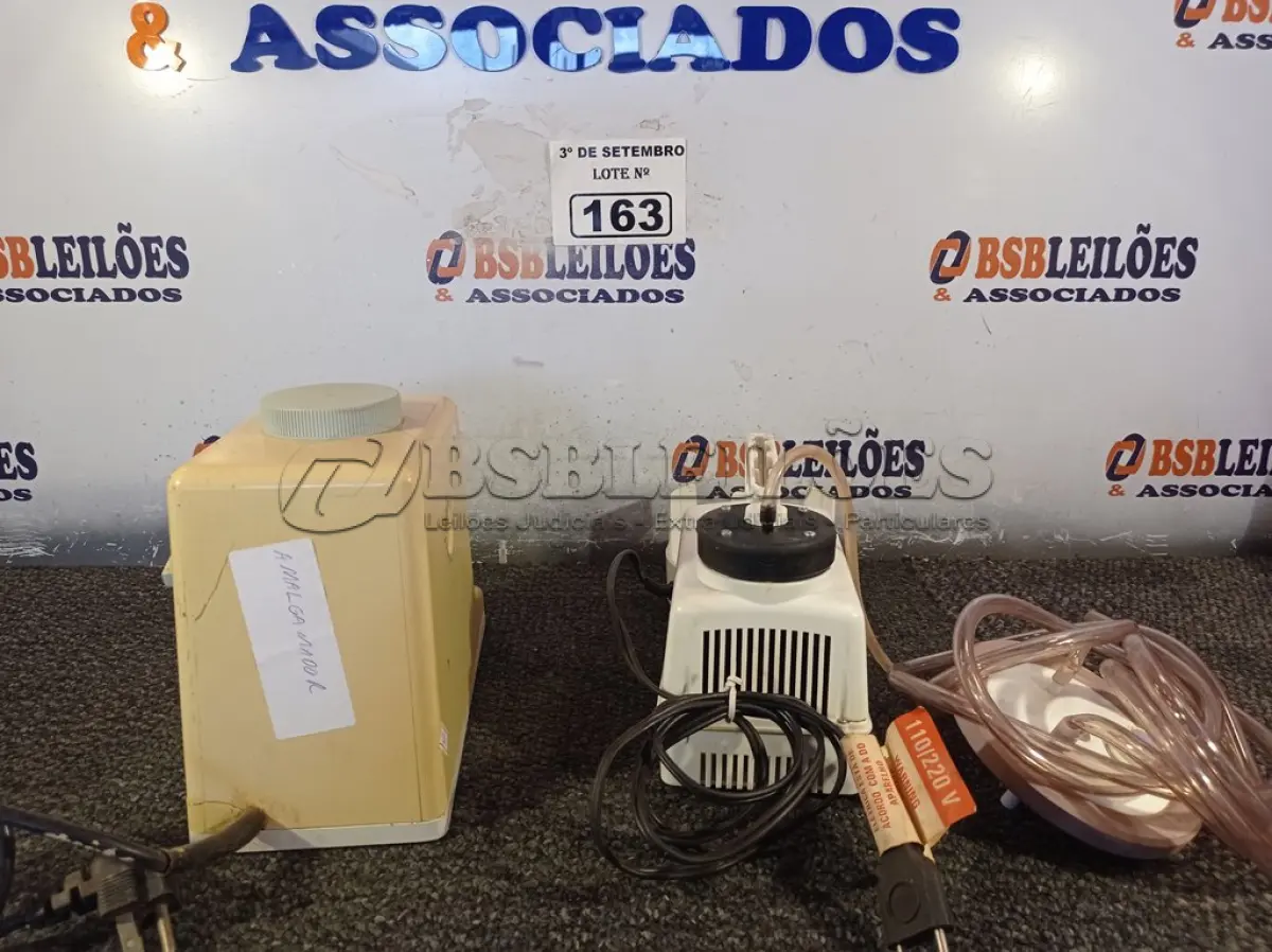 LOTE 163 - 01 AMALGAMADOR E 01 MICRO ASPIRADOR ODONTOLÓGICO. (NO ESTADO) ATENÇÃO! FAZER A VISITAÇÃO ANTES DE ARREMATAR, NÃO SABEMOS SE FUNCIONA. LEILÃO NÃO TEM GARANTIA E NEM DEVOLUÇÃO, SUJEITO A POSSÍVEIS AVARIAS VISÍVEIS/OCULTAS E/OU AUSÊNCIA DE COMPONENTES.