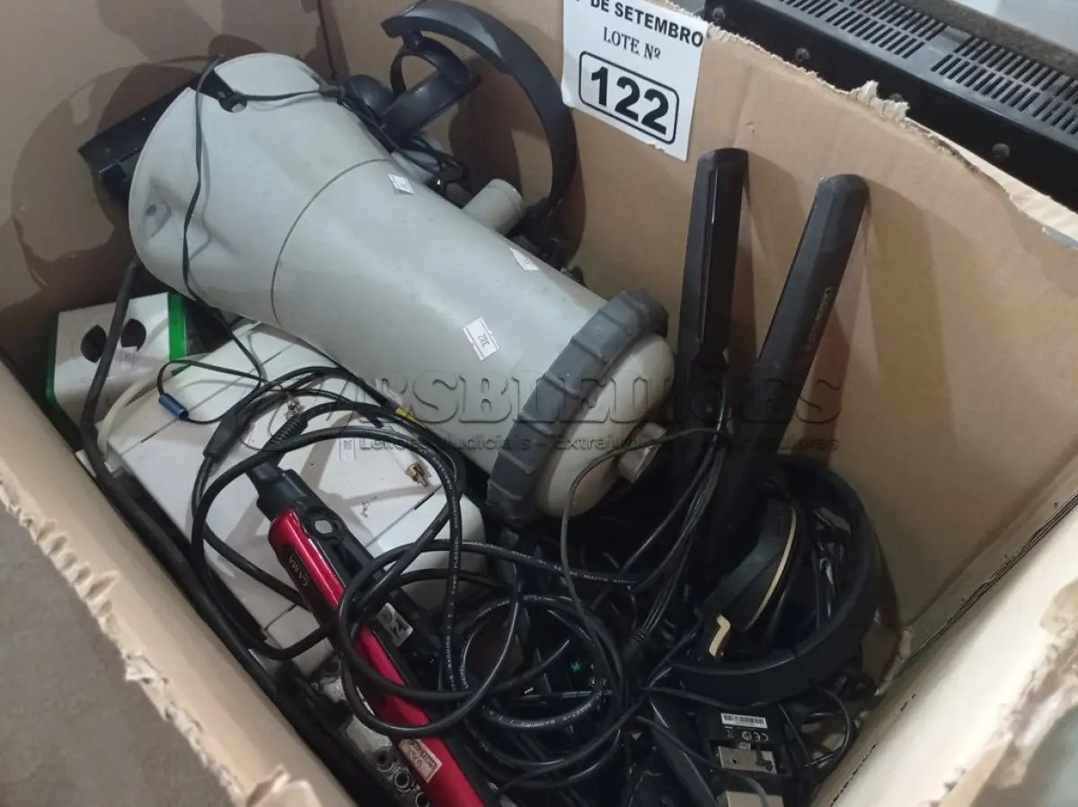 LOTE 122 - 01 BOMBA FILTRO, 01 TORRADEIRA E PERIFÉRICOS DIVERSOS. (NO ESTADO) ATENÇÃO! FAZER A VISITAÇÃO ANTES DE ARREMATAR, NÃO SABEMOS SE FUNCIONA. LEILÃO NÃO TEM GARANTIA E NEM DEVOLUÇÃO, SUJEITO A POSSÍVEIS AVARIAS VISÍVEIS/OCULTAS E/OU AUSÊNCIA DE COMPONENTES.