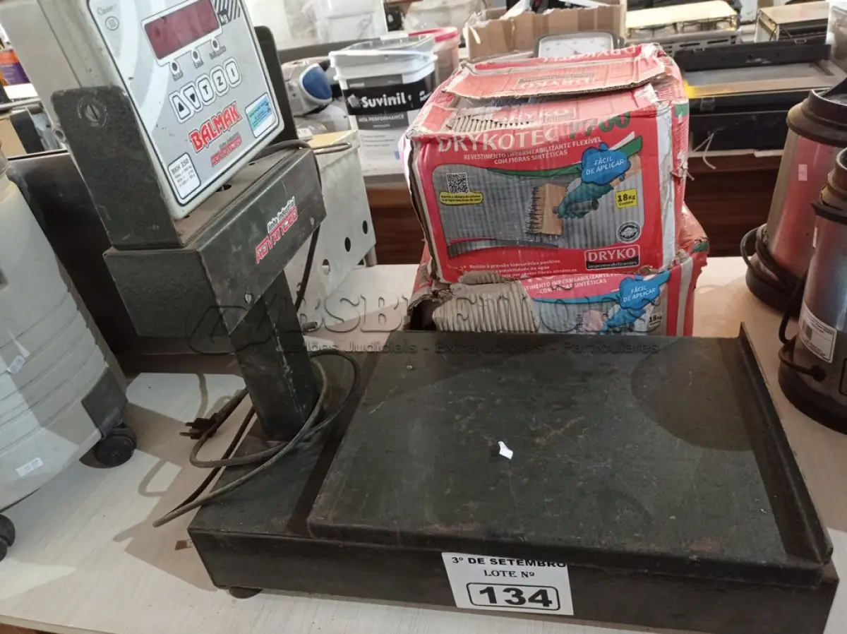 LOTE 134 - 01 BALANÇA ELETRÔNICA MARCA BALMAK CAPACIDADE 250KG. (NO ESTADO) ATENÇÃO! FAZER A VISITAÇÃO ANTES DE ARREMATAR, NÃO SABEMOS SE FUNCIONA. LEILÃO NÃO TEM GARANTIA E NEM DEVOLUÇÃO, SUJEITO A POSSÍVEIS AVARIAS VISÍVEIS/OCULTAS E/OU AUSÊNCIA DE COMPONENTES.