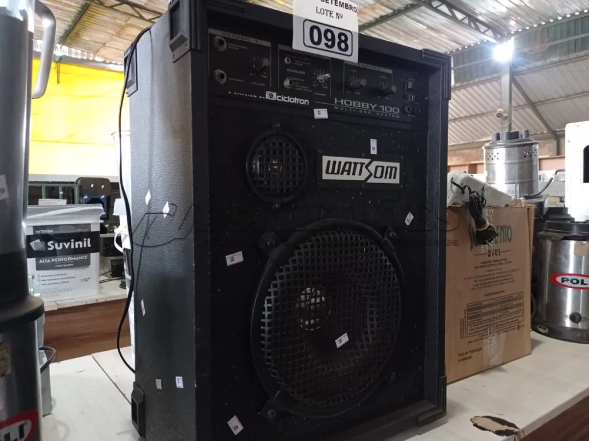LOTE 098 - 01 CAIXA DE SOM HOBBY 100 WATTSON. (NO ESTADO) ATENÇÃO! FAZER A VISITAÇÃO ANTES DE ARREMATAR, NÃO SABEMOS SE FUNCIONA. LEILÃO NÃO TEM GARANTIA E NEM DEVOLUÇÃO, SUJEITO A POSSÍVEIS AVARIAS VISÍVEIS/OCULTAS E/OU AUSÊNCIA DE COMPONENTES.