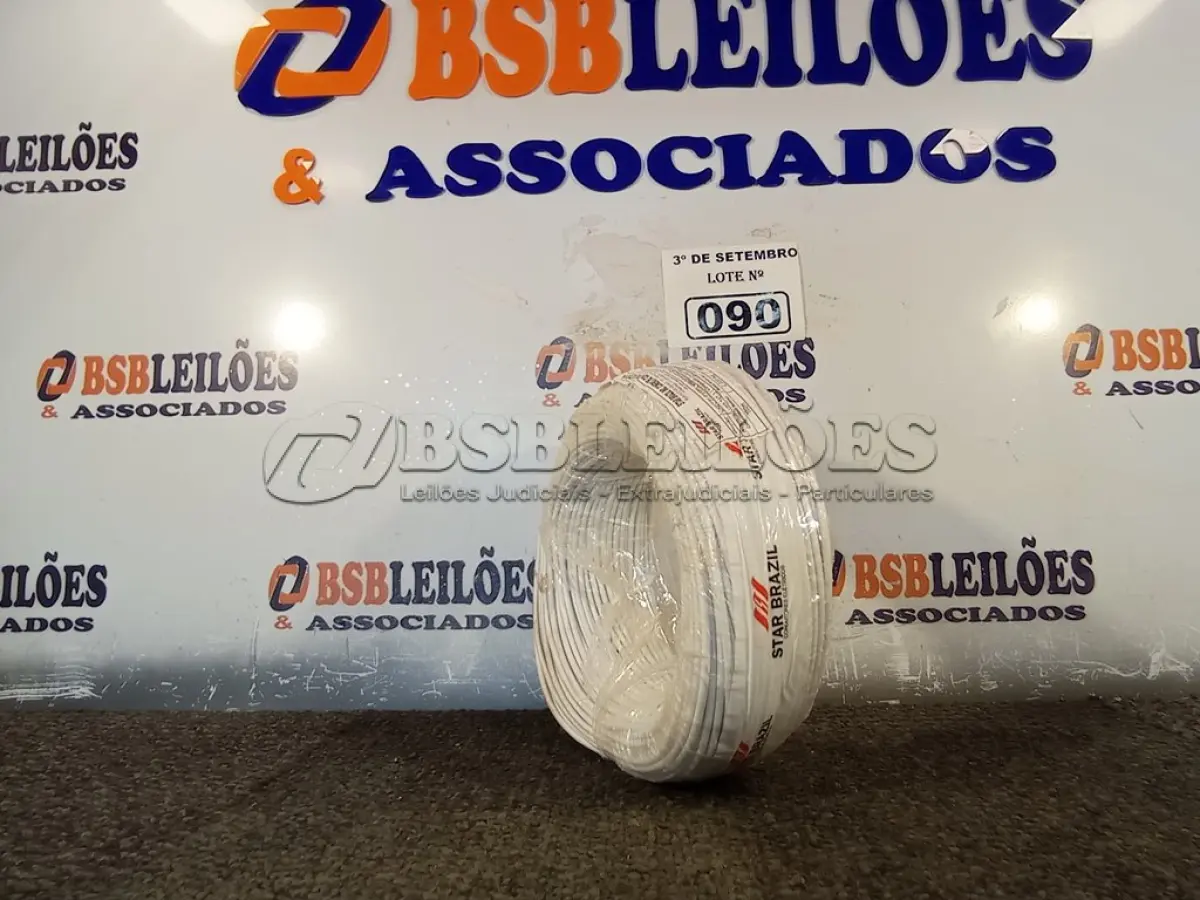 LOTE 090 - 01 ROLO DE CABO FLEXÍVEL 100M, 2,5MM NA COR BRANCA. (NO ESTADO) ATENÇÃO! FAZER A VISITAÇÃO ANTES DE ARREMATAR, NÃO SABEMOS SE FUNCIONA. LEILÃO NÃO TEM GARANTIA E NEM DEVOLUÇÃO, SUJEITO A POSSÍVEIS AVARIAS VISÍVEIS/OCULTAS E/OU AUSÊNCIA DE COMPONENTES.