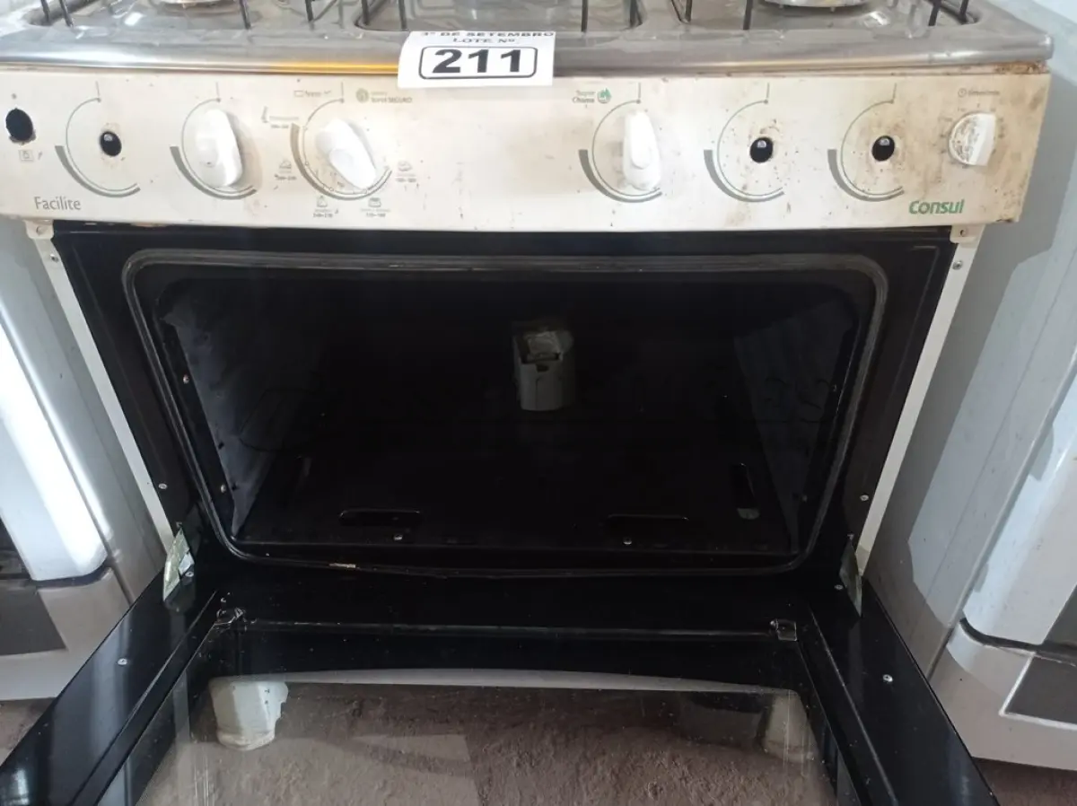 LOTE 211 - 01 FOGÃO A GÁS 05 BOCAS MARCA CÔNSUL INCOMPLETO. (NO ESTADO) ATENÇÃO! FAZER A VISITAÇÃO ANTES DE ARREMATAR, NÃO SABEMOS SE FUNCIONA. LEILÃO NÃO TEM GARANTIA E NEM DEVOLUÇÃO, SUJEITO A POSSÍVEIS AVARIAS VISÍVEIS/OCULTAS E/OU AUSÊNCIA DE COMPONENTES.
