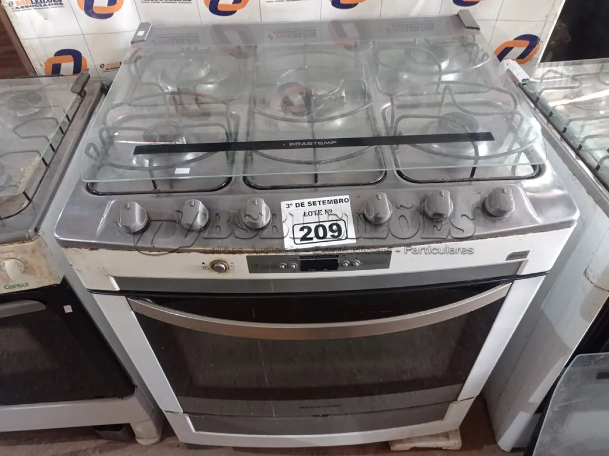 LOTE 209 - 01 FOGÃO A GÁS 05 BOCAS MARCA BRASTEMP INCOMPLETO. (NO ESTADO) ATENÇÃO! FAZER A VISITAÇÃO ANTES DE ARREMATAR, NÃO SABEMOS SE FUNCIONA. LEILÃO NÃO TEM GARANTIA E NEM DEVOLUÇÃO, SUJEITO A POSSÍVEIS AVARIAS VISÍVEIS/OCULTAS E/OU AUSÊNCIA DE COMPONENTES.
