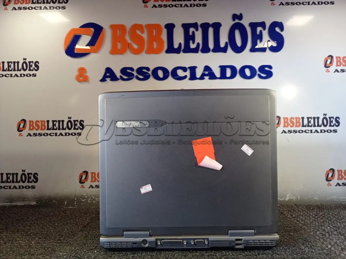 LOTE 411 - 01 NOTEBOOK PARA RETIRADA DE PEÇAS. (NO ESTADO) ATENÇÃO! FAZER A VISITAÇÃO ANTES DE ARREMATAR, NÃO SABEMOS SE FUNCIONA. LEILÃO NÃO TEM GARANTIA E NEM DEVOLUÇÃO, SUJEITO A POSSÍVEIS AVARIAS VISÍVEIS/OCULTAS E/OU AUSÊNCIA DE COMPONENTES.