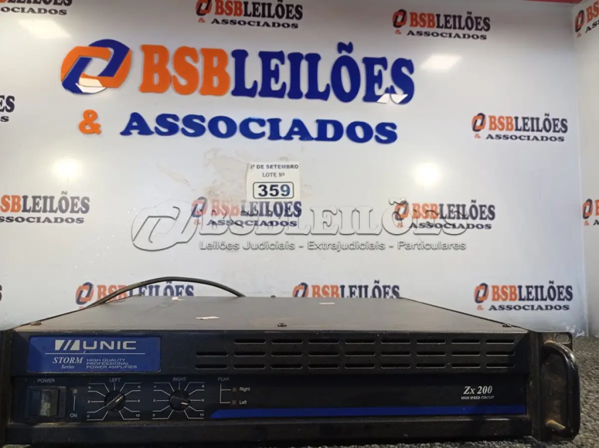 LOTE 359 - 01 AMPLIFICADOR MARCA UNIC MODELO ZX-200. (NO ESTADO) ATENÇÃO! FAZER A VISITAÇÃO ANTES DE ARREMATAR, NÃO SABEMOS SE FUNCIONA. LEILÃO NÃO TEM GARANTIA E NEM DEVOLUÇÃO, SUJEITO A POSSÍVEIS AVARIAS VISÍVEIS/OCULTAS E/OU AUSÊNCIA DE COMPONENTES.