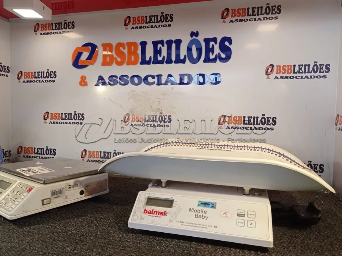 LOTE 291 - 01 BALANÇA PARA RECÉM-NASCIDO E 01 BALANÇA ELC 15 MARCAS BALMAK. (NO ESTADO) ATENÇÃO! FAZER A VISITAÇÃO ANTES DE ARREMATAR, NÃO SABEMOS SE FUNCIONA. LEILÃO NÃO TEM GARANTIA E NEM DEVOLUÇÃO, SUJEITO A POSSÍVEIS AVARIAS VISÍVEIS/OCULTAS E/OU AUSÊNCIA DE COMPONENTES.