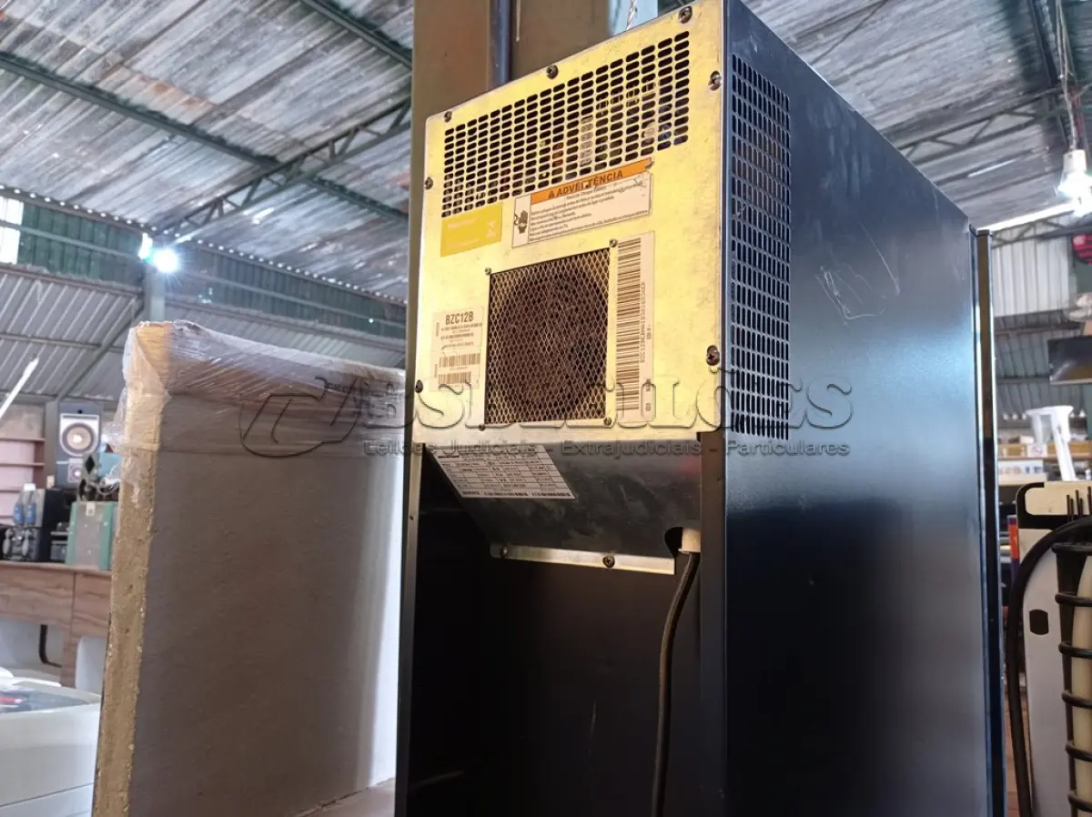 LOTE 314 - 01 ADEGA MARCA BRASTEMP 220V. (NO ESTADO) ATENÇÃO! FAZER A VISITAÇÃO ANTES DE ARREMATAR, NÃO SABEMOS SE FUNCIONA. LEILÃO NÃO TEM GARANTIA E NEM DEVOLUÇÃO, SUJEITO A POSSÍVEIS AVARIAS VISÍVEIS/OCULTAS E/OU AUSÊNCIA DE COMPONENTES.