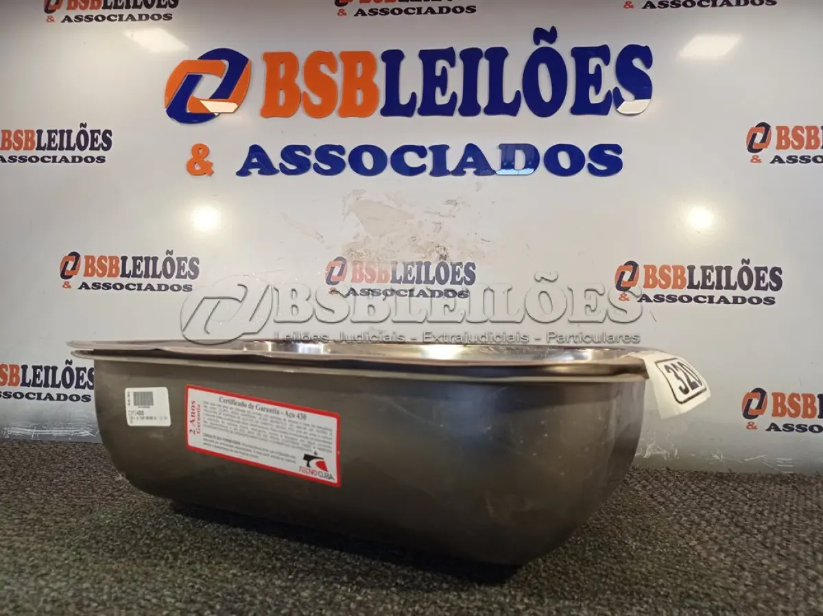 LOTE 320 - 02 CUBAS EM AÇO INOX. (NO ESTADO) ATENÇÃO! FAZER A VISITAÇÃO ANTES DE ARREMATAR, NÃO SABEMOS SE FUNCIONA. LEILÃO NÃO TEM GARANTIA E NEM DEVOLUÇÃO, SUJEITO A POSSÍVEIS AVARIAS VISÍVEIS/OCULTAS E/OU AUSÊNCIA DE COMPONENTES.