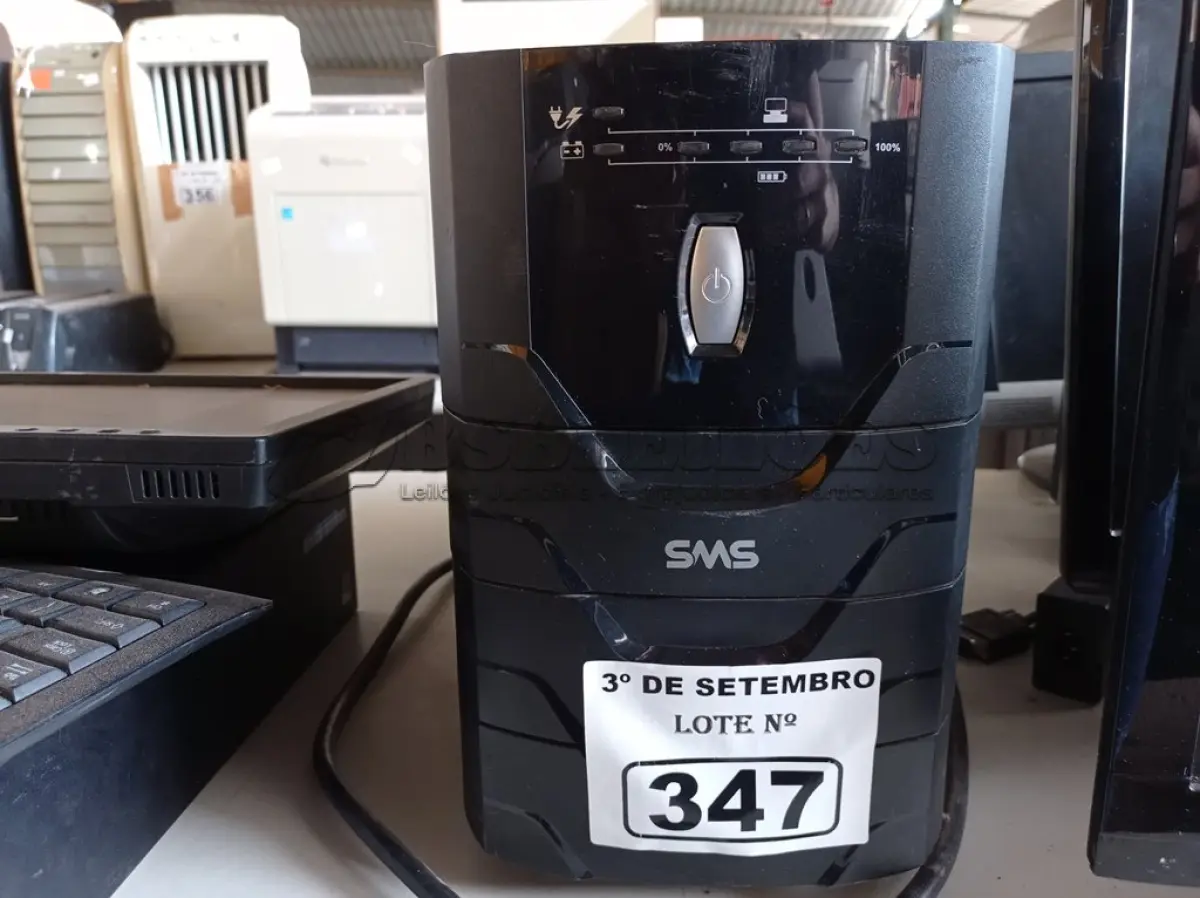 LOTE 347 - 01 NOBREAK MARCA SMS 2200VA. (NO ESTADO) ATENÇÃO! FAZER A VISITAÇÃO ANTES DE ARREMATAR, NÃO SABEMOS SE FUNCIONA. LEILÃO NÃO TEM GARANTIA E NEM DEVOLUÇÃO, SUJEITO A POSSÍVEIS AVARIAS VISÍVEIS/OCULTAS E/OU AUSÊNCIA DE COMPONENTES.