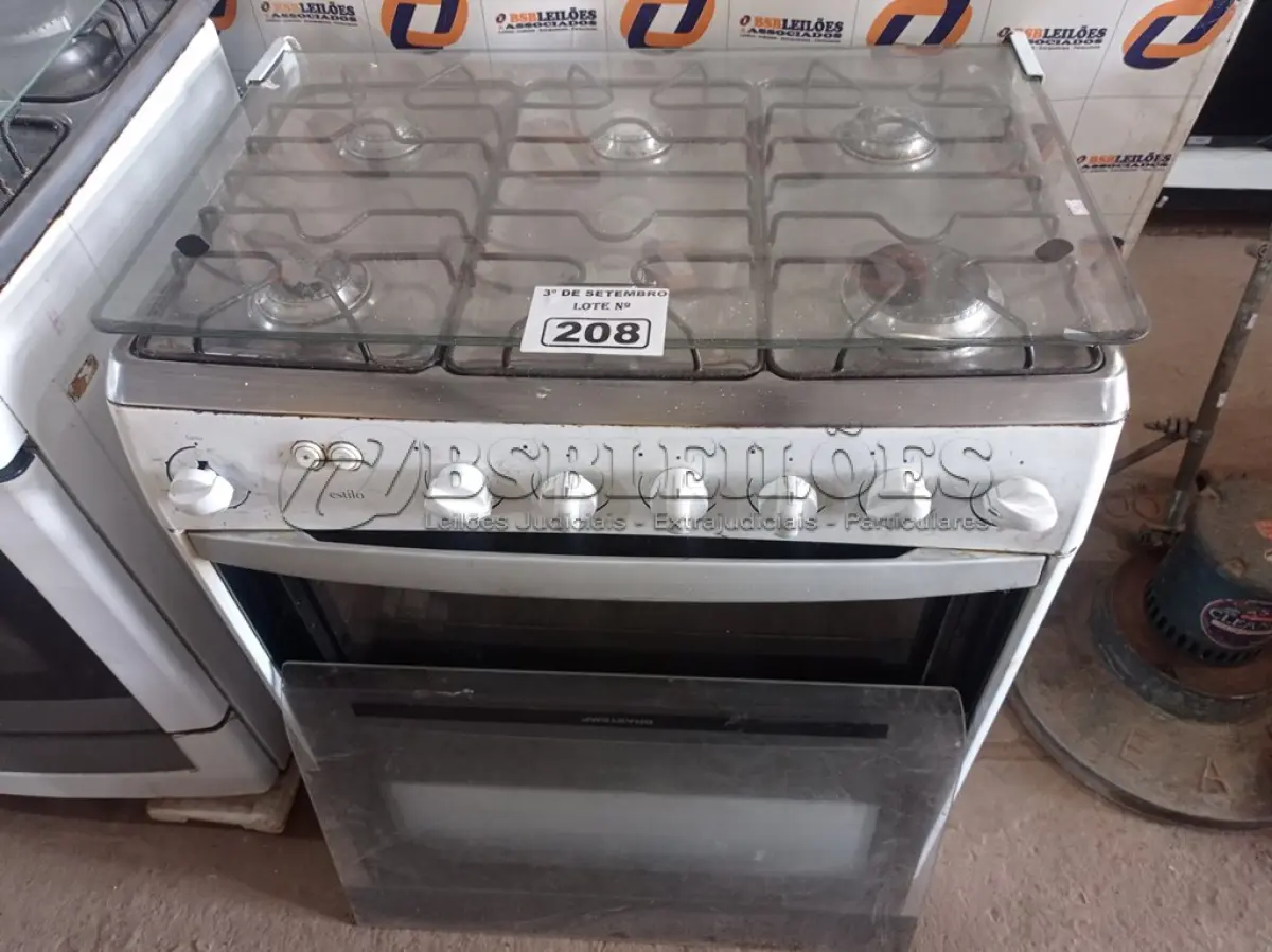 LOTE 208 - 01 FOGÃO A GÁS 06 BOCAS MARCA DAKO INCOMPLETO. (NO ESTADO) ATENÇÃO! FAZER A VISITAÇÃO ANTES DE ARREMATAR, NÃO SABEMOS SE FUNCIONA. LEILÃO NÃO TEM GARANTIA E NEM DEVOLUÇÃO, SUJEITO A POSSÍVEIS AVARIAS VISÍVEIS/OCULTAS E/OU AUSÊNCIA DE COMPONENTES.