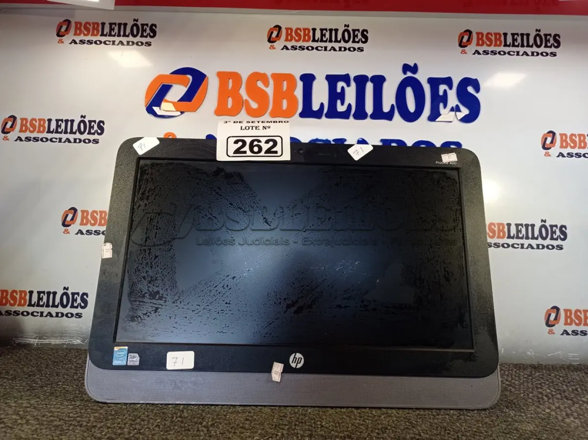 LOTE 262 - 01 COMPUTADOR ALL IN ONE MARCA HP. (NO ESTADO) ATENÇÃO! FAZER A VISITAÇÃO ANTES DE ARREMATAR, NÃO SABEMOS SE FUNCIONA. LEILÃO NÃO TEM GARANTIA E NEM DEVOLUÇÃO, SUJEITO A POSSÍVEIS AVARIAS VISÍVEIS/OCULTAS E/OU AUSÊNCIA DE COMPONENTES.