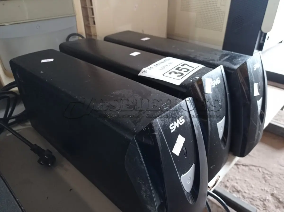 LOTE 357 - 03 NOBREAKS MARCAS SMS 700VA. (NO ESTADO) ATENÇÃO! FAZER A VISITAÇÃO ANTES DE ARREMATAR, NÃO SABEMOS SE FUNCIONA. LEILÃO NÃO TEM GARANTIA E NEM DEVOLUÇÃO, SUJEITO A POSSÍVEIS AVARIAS VISÍVEIS/OCULTAS E/OU AUSÊNCIA DE COMPONENTES.
