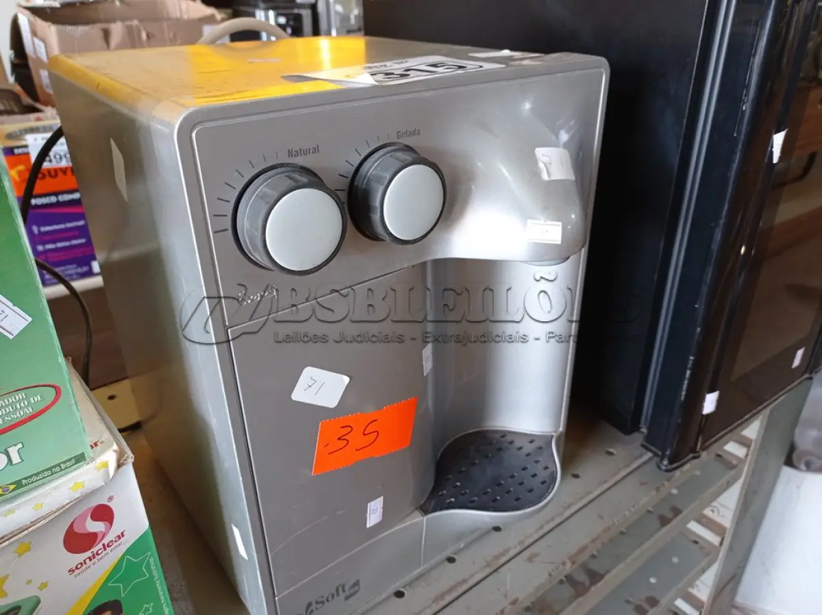 LOTE 315 - 01 PURIFICADOR DE ÁGUA MARCA SOFT 220V. (NO ESTADO) ATENÇÃO! FAZER A VISITAÇÃO ANTES DE ARREMATAR, NÃO SABEMOS SE FUNCIONA. LEILÃO NÃO TEM GARANTIA E NEM DEVOLUÇÃO, SUJEITO A POSSÍVEIS AVARIAS VISÍVEIS/OCULTAS E/OU AUSÊNCIA DE COMPONENTES.