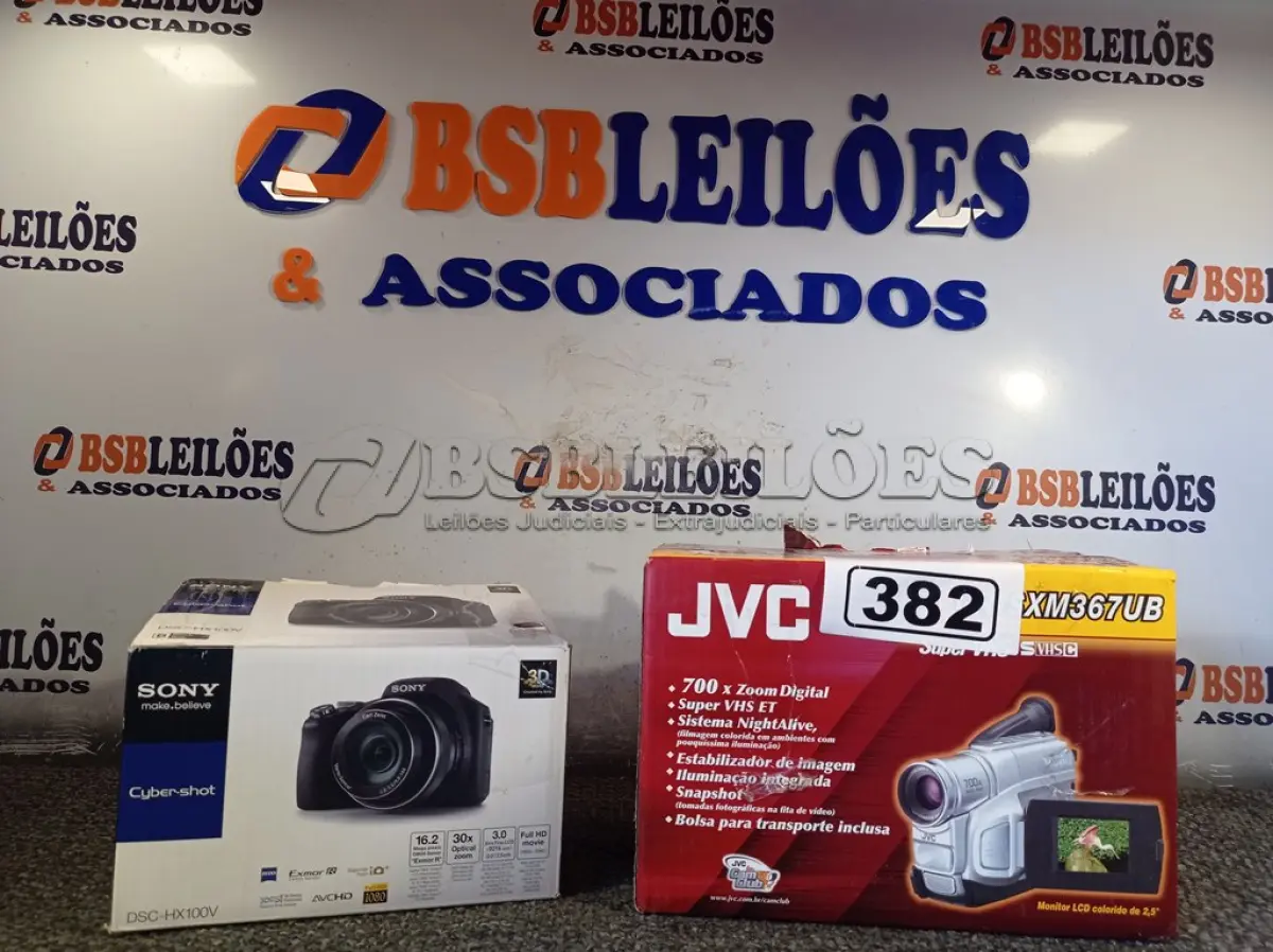 LOTE 382 - 03 CÂMERAS FOTOGRÁFICAS, 02 GPS E 01 FILMADORA MARCAS E MODELOS DIVERSOS. (NO ESTADO) ATENÇÃO! FAZER A VISITAÇÃO ANTES DE ARREMATAR, NÃO SABEMOS SE FUNCIONA. LEILÃO NÃO TEM GARANTIA E NEM DEVOLUÇÃO, SUJEITO A POSSÍVEIS AVARIAS VISÍVEIS/OCULTAS E/OU AUSÊNCIA DE COMPONENTES.