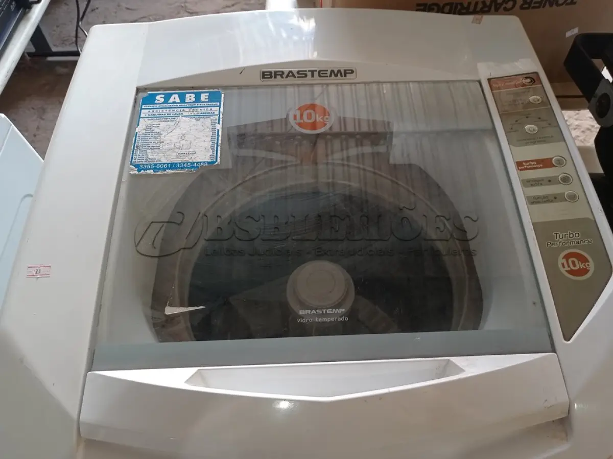 LOTE 256 - 01 LAVADORA DE ROUPAS MARCA BRASTEMP CAPACIDADE 10KG 220V. (NO ESTADO) ATENÇÃO! FAZER A VISITAÇÃO ANTES DE ARREMATAR, NÃO SABEMOS SE FUNCIONA. LEILÃO NÃO TEM GARANTIA E NEM DEVOLUÇÃO, SUJEITO A POSSÍVEIS AVARIAS VISÍVEIS/OCULTAS E/OU AUSÊNCIA DE COMPONENTES.