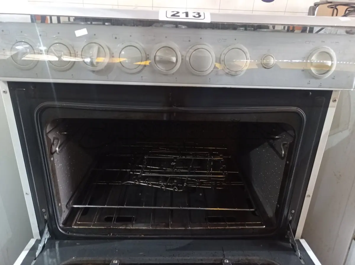 LOTE 213 - 01 FOGÃO A GÁS 06 BOCAS MARCA BRASTEMP INCOMPLETO. (NO ESTADO) ATENÇÃO! FAZER A VISITAÇÃO ANTES DE ARREMATAR, NÃO SABEMOS SE FUNCIONA. LEILÃO NÃO TEM GARANTIA E NEM DEVOLUÇÃO, SUJEITO A POSSÍVEIS AVARIAS VISÍVEIS/OCULTAS E/OU AUSÊNCIA DE COMPONENTES.
