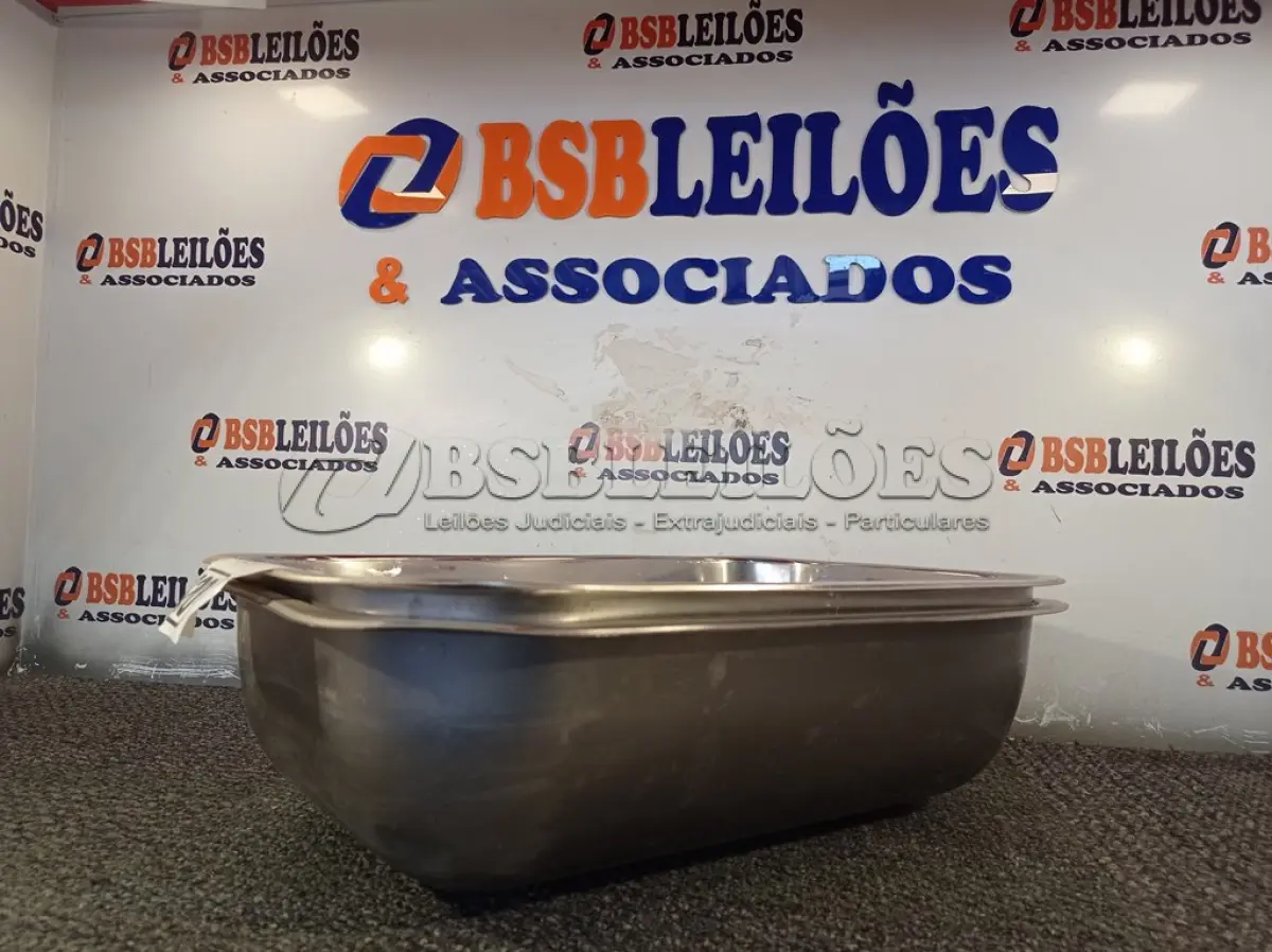 LOTE 320 - 02 CUBAS EM AÇO INOX. (NO ESTADO) ATENÇÃO! FAZER A VISITAÇÃO ANTES DE ARREMATAR, NÃO SABEMOS SE FUNCIONA. LEILÃO NÃO TEM GARANTIA E NEM DEVOLUÇÃO, SUJEITO A POSSÍVEIS AVARIAS VISÍVEIS/OCULTAS E/OU AUSÊNCIA DE COMPONENTES.