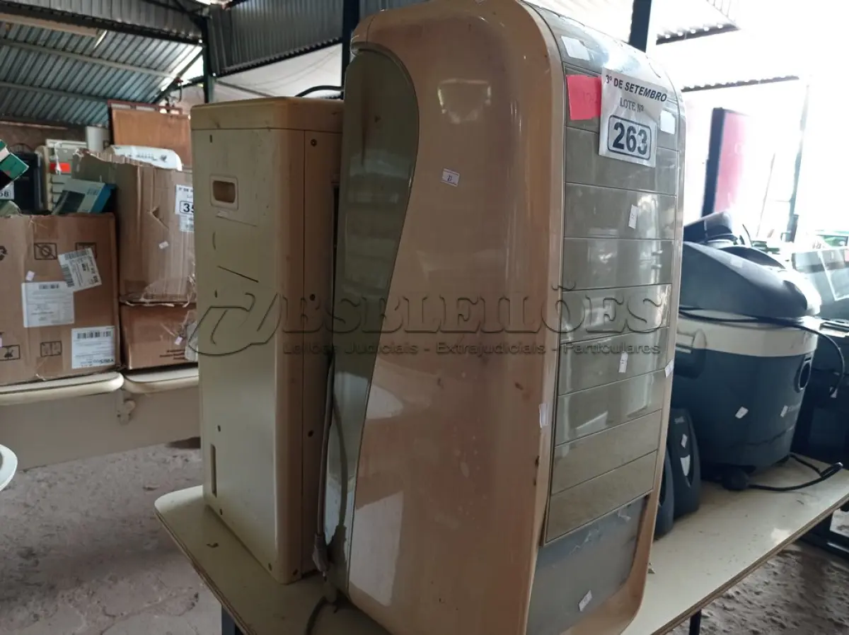 LOTE 263 - 02 CLIMATIZADORES MARCAS E MODELOS DIVERSOS. (NO ESTADO) ATENÇÃO! FAZER A VISITAÇÃO ANTES DE ARREMATAR, NÃO SABEMOS SE FUNCIONA. LEILÃO NÃO TEM GARANTIA E NEM DEVOLUÇÃO, SUJEITO A POSSÍVEIS AVARIAS VISÍVEIS/OCULTAS E/OU AUSÊNCIA DE COMPONENTES.