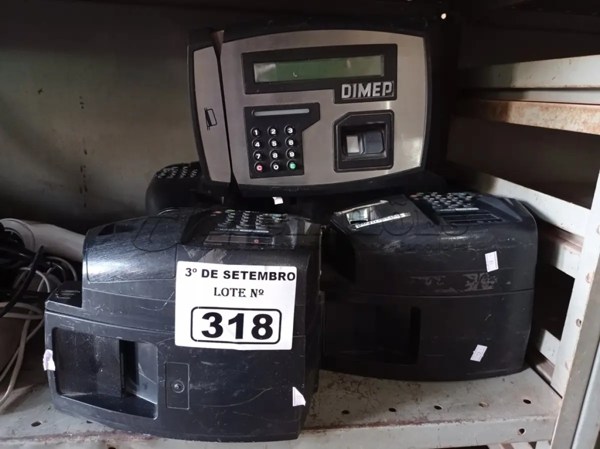 LOTE 318 - 05 RELÓGIOS DE PONTO MARCAS E MODELOS DIVERSOS. (NO ESTADO) ATENÇÃO! FAZER A VISITAÇÃO ANTES DE ARREMATAR, NÃO SABEMOS SE FUNCIONA. LEILÃO NÃO TEM GARANTIA E NEM DEVOLUÇÃO, SUJEITO A POSSÍVEIS AVARIAS VISÍVEIS/OCULTAS E/OU AUSÊNCIA DE COMPONENTES.