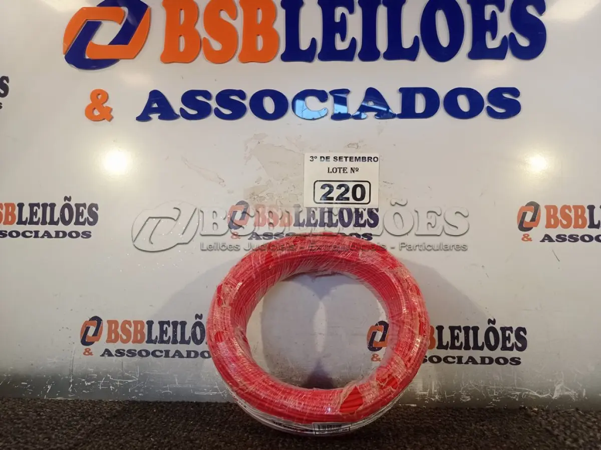 LOTE 220 - 01 ROLO DE CABO FLEXÍVEL 100M, 2,5MM NA COR VERMELHA. (NO ESTADO) ATENÇÃO! FAZER A VISITAÇÃO ANTES DE ARREMATAR, NÃO SABEMOS SE FUNCIONA. LEILÃO NÃO TEM GARANTIA E NEM DEVOLUÇÃO, SUJEITO A POSSÍVEIS AVARIAS VISÍVEIS/OCULTAS E/OU AUSÊNCIA DE COMPONENTES.