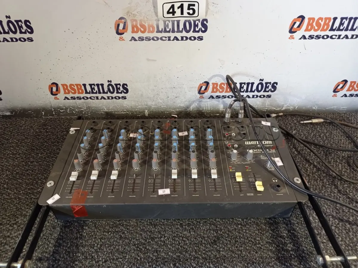 LOTE 415 - 01 MESA DE SOM MARCA WATTISOM MODELO MXS 8S. (NO ESTADO) ATENÇÃO! FAZER A VISITAÇÃO ANTES DE ARREMATAR, NÃO SABEMOS SE FUNCIONA. LEILÃO NÃO TEM GARANTIA E NEM DEVOLUÇÃO, SUJEITO A POSSÍVEIS AVARIAS VISÍVEIS/OCULTAS E/OU AUSÊNCIA DE COMPONENTES.