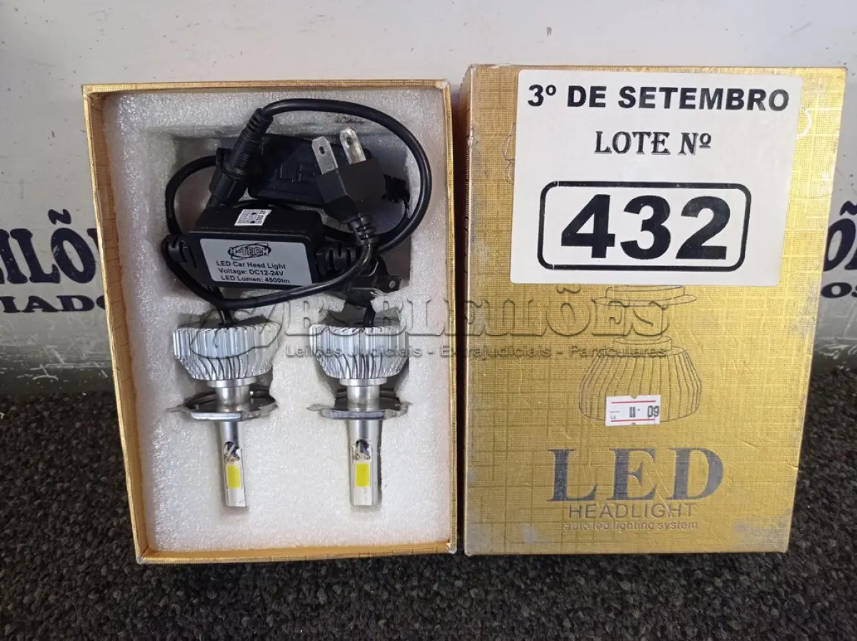 LOTE 432 - 01 PAR DE LÂMPADAS AUTOMOTIVA DE LED MODELO H4. (NO ESTADO) ATENÇÃO! FAZER A VISITAÇÃO ANTES DE ARREMATAR, NÃO SABEMOS SE FUNCIONA. LEILÃO NÃO TEM GARANTIA E NEM DEVOLUÇÃO, SUJEITO A POSSÍVEIS AVARIAS VISÍVEIS/OCULTAS E/OU AUSÊNCIA DE COMPONENTES.