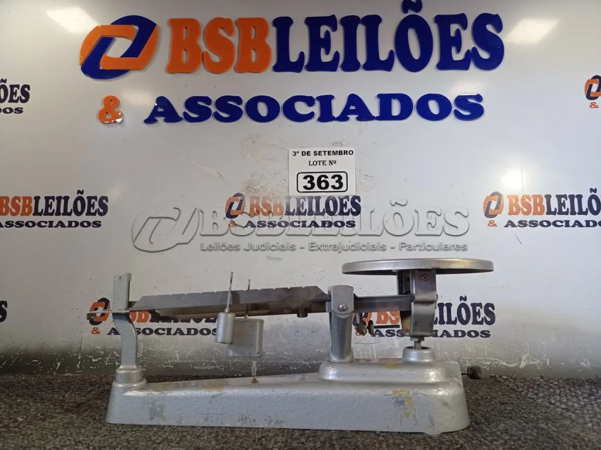 LOTE 363 - 01 BALANÇA ANALÓGICA. (NO ESTADO) ATENÇÃO! FAZER A VISITAÇÃO ANTES DE ARREMATAR, NÃO SABEMOS SE FUNCIONA. LEILÃO NÃO TEM GARANTIA E NEM DEVOLUÇÃO, SUJEITO A POSSÍVEIS AVARIAS VISÍVEIS/OCULTAS E/OU AUSÊNCIA DE COMPONENTES.