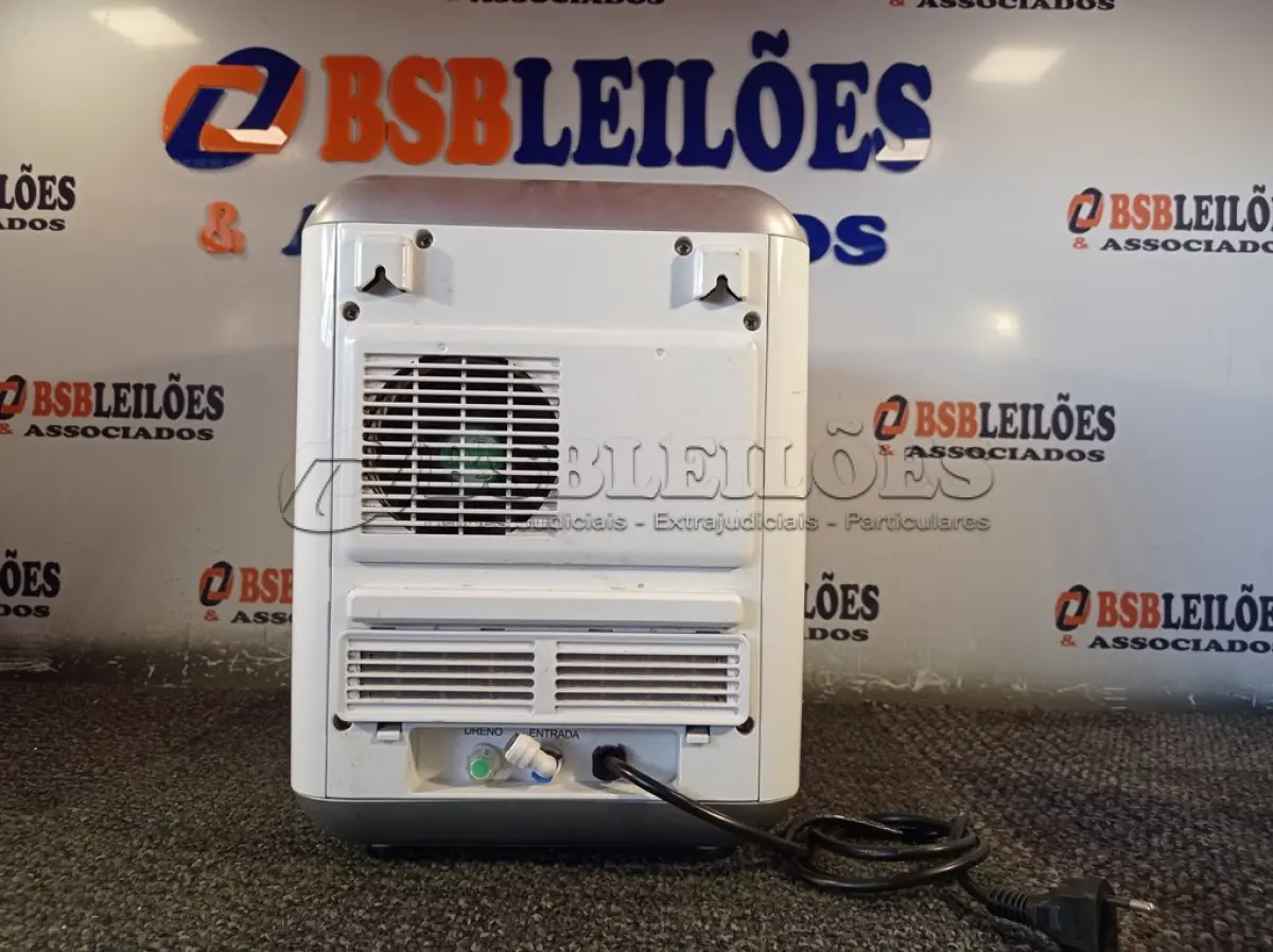 LOTE 449 - 01 PURIFICADOR DE ÁGUA MARCA ELECTROLUX. (NO ESTADO) ATENÇÃO! FAZER A VISITAÇÃO ANTES DE ARREMATAR, NÃO SABEMOS SE FUNCIONA. LEILÃO NÃO TEM GARANTIA E NEM DEVOLUÇÃO, SUJEITO A POSSÍVEIS AVARIAS VISÍVEIS/OCULTAS E/OU AUSÊNCIA DE COMPONENTES.