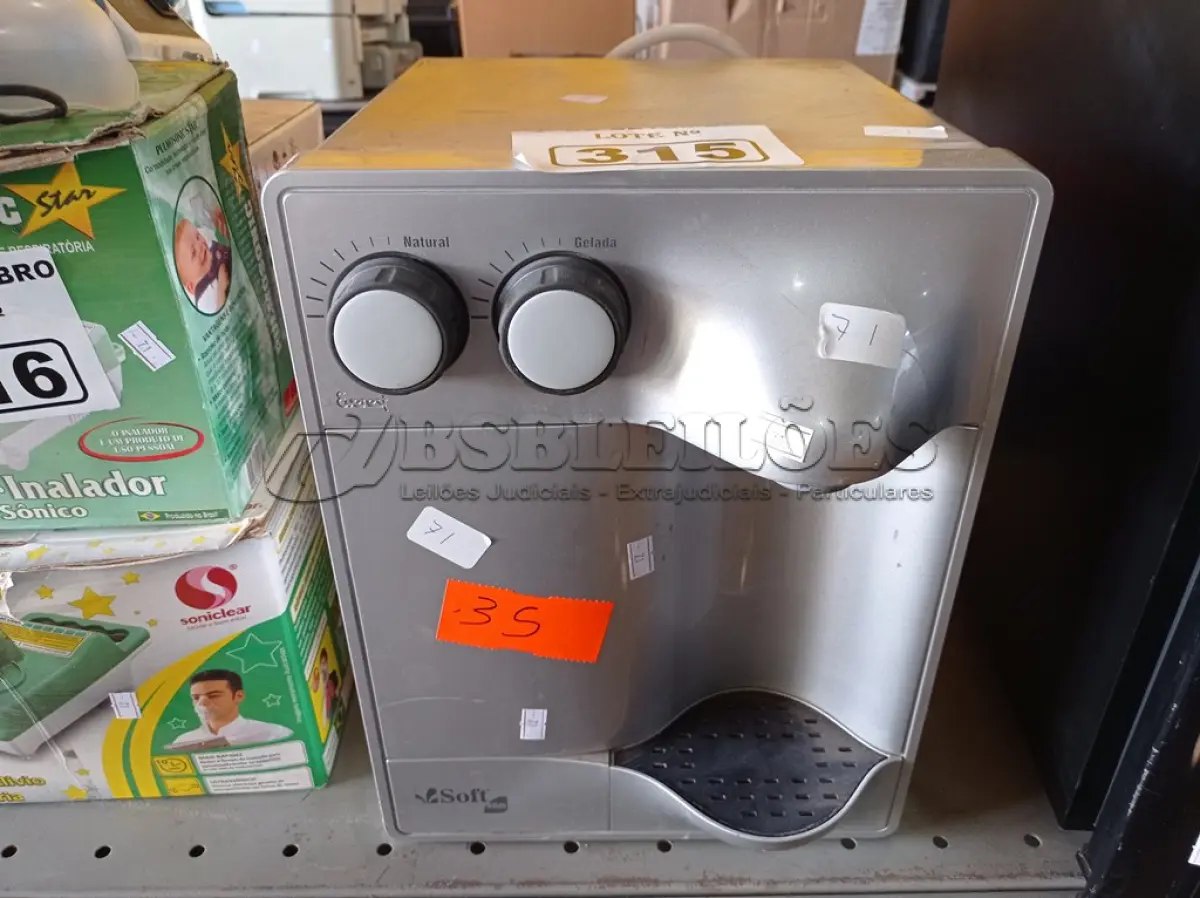 LOTE 315 - 01 PURIFICADOR DE ÁGUA MARCA SOFT 220V. (NO ESTADO) ATENÇÃO! FAZER A VISITAÇÃO ANTES DE ARREMATAR, NÃO SABEMOS SE FUNCIONA. LEILÃO NÃO TEM GARANTIA E NEM DEVOLUÇÃO, SUJEITO A POSSÍVEIS AVARIAS VISÍVEIS/OCULTAS E/OU AUSÊNCIA DE COMPONENTES.