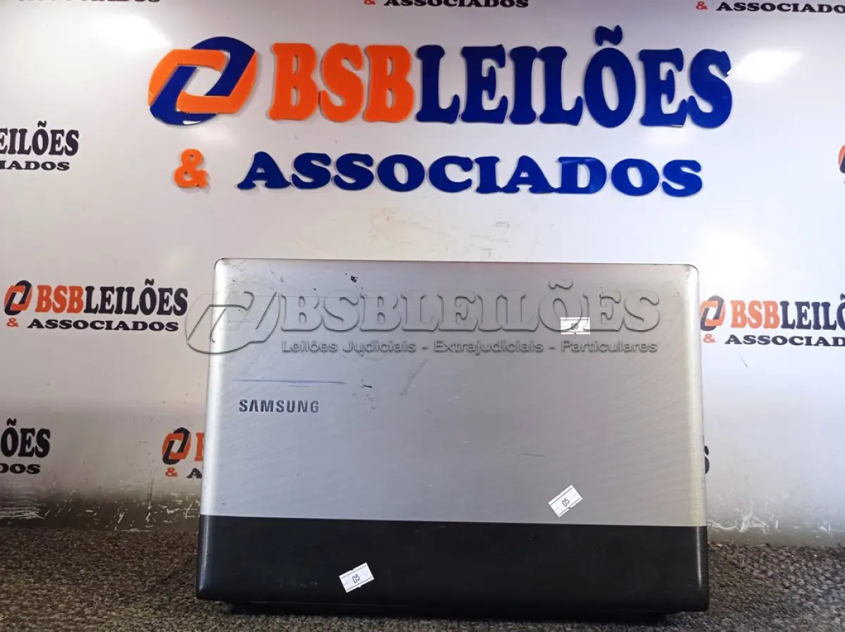 LOTE 409 - 01 NOTEBOOK SAMSUNG RV415. (NO ESTADO) ATENÇÃO! FAZER A VISITAÇÃO ANTES DE ARREMATAR, NÃO SABEMOS SE FUNCIONA. LEILÃO NÃO TEM GARANTIA E NEM DEVOLUÇÃO, SUJEITO A POSSÍVEIS AVARIAS VISÍVEIS/OCULTAS E/OU AUSÊNCIA DE COMPONENTES.