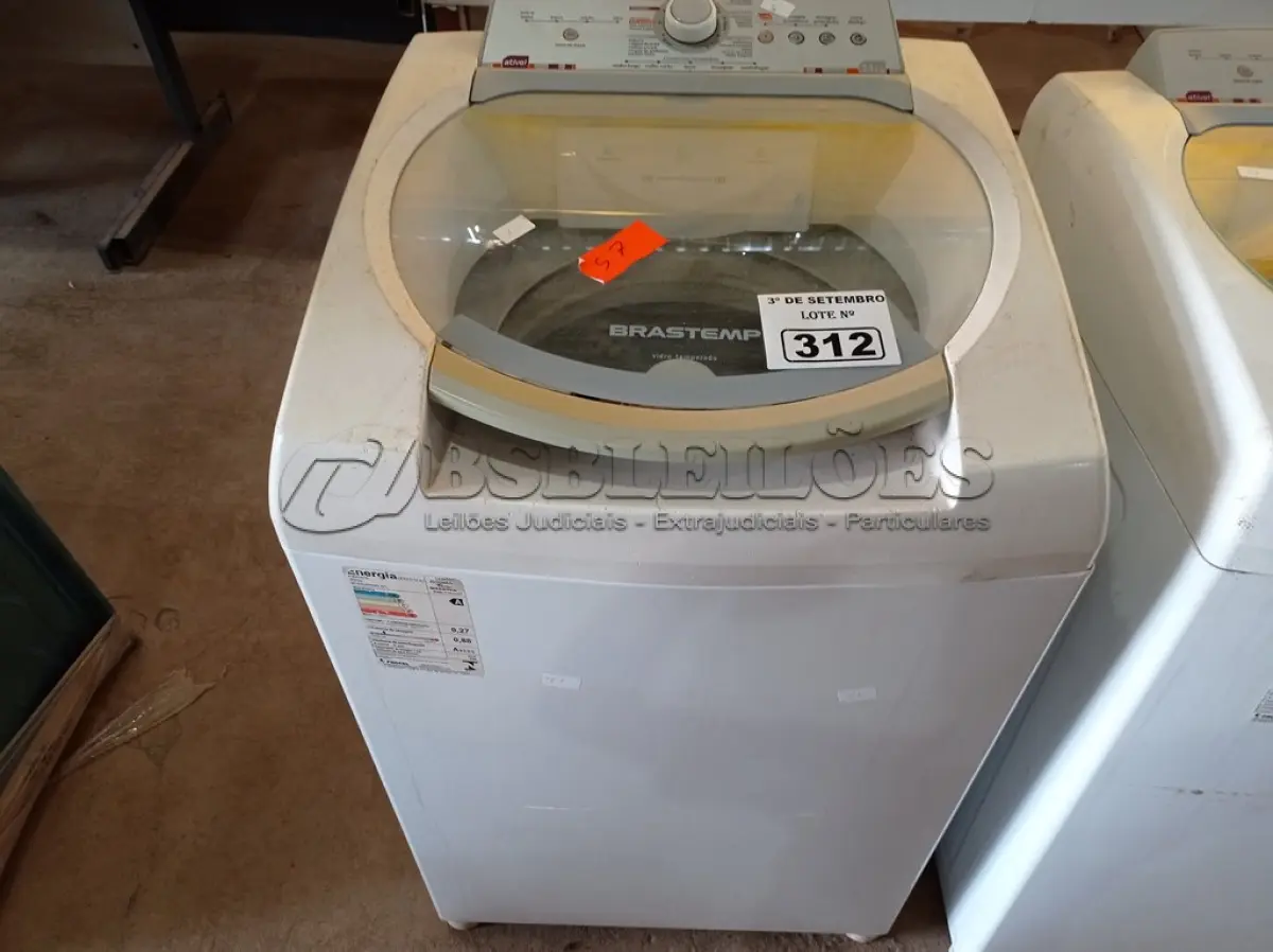 LOTE 312 - 01 MÁQUINA DE LAVAR ROUPAS MARCA BRASTEMP CAPACIDADE 11KG. (NO ESTADO) ATENÇÃO! FAZER A VISITAÇÃO ANTES DE ARREMATAR, NÃO SABEMOS SE FUNCIONA. LEILÃO NÃO TEM GARANTIA E NEM DEVOLUÇÃO, SUJEITO A POSSÍVEIS AVARIAS VISÍVEIS/OCULTAS E/OU AUSÊNCIA DE COMPONENTES.