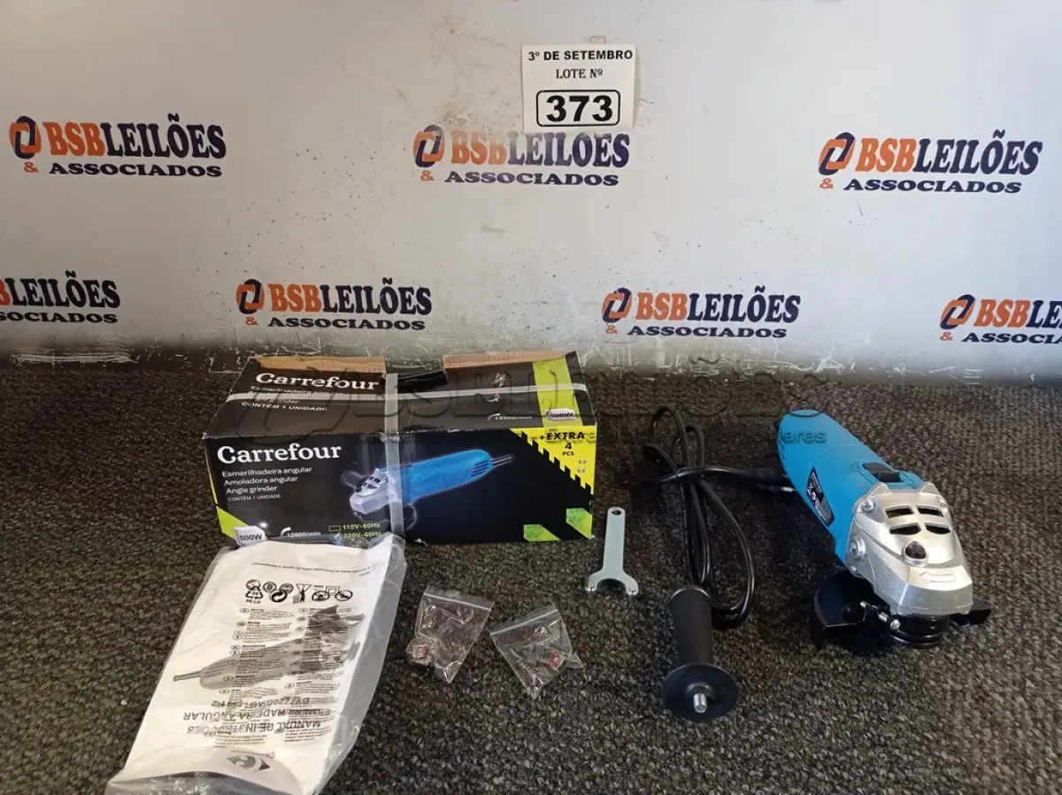 LOTE 373 - 01 ESMERILHADEIRA ANGULAR 500W 220V. (NO ESTADO) ATENÇÃO! FAZER A VISITAÇÃO ANTES DE ARREMATAR, NÃO SABEMOS SE FUNCIONA. LEILÃO NÃO TEM GARANTIA E NEM DEVOLUÇÃO, SUJEITO A POSSÍVEIS AVARIAS VISÍVEIS/OCULTAS E/OU AUSÊNCIA DE COMPONENTES.