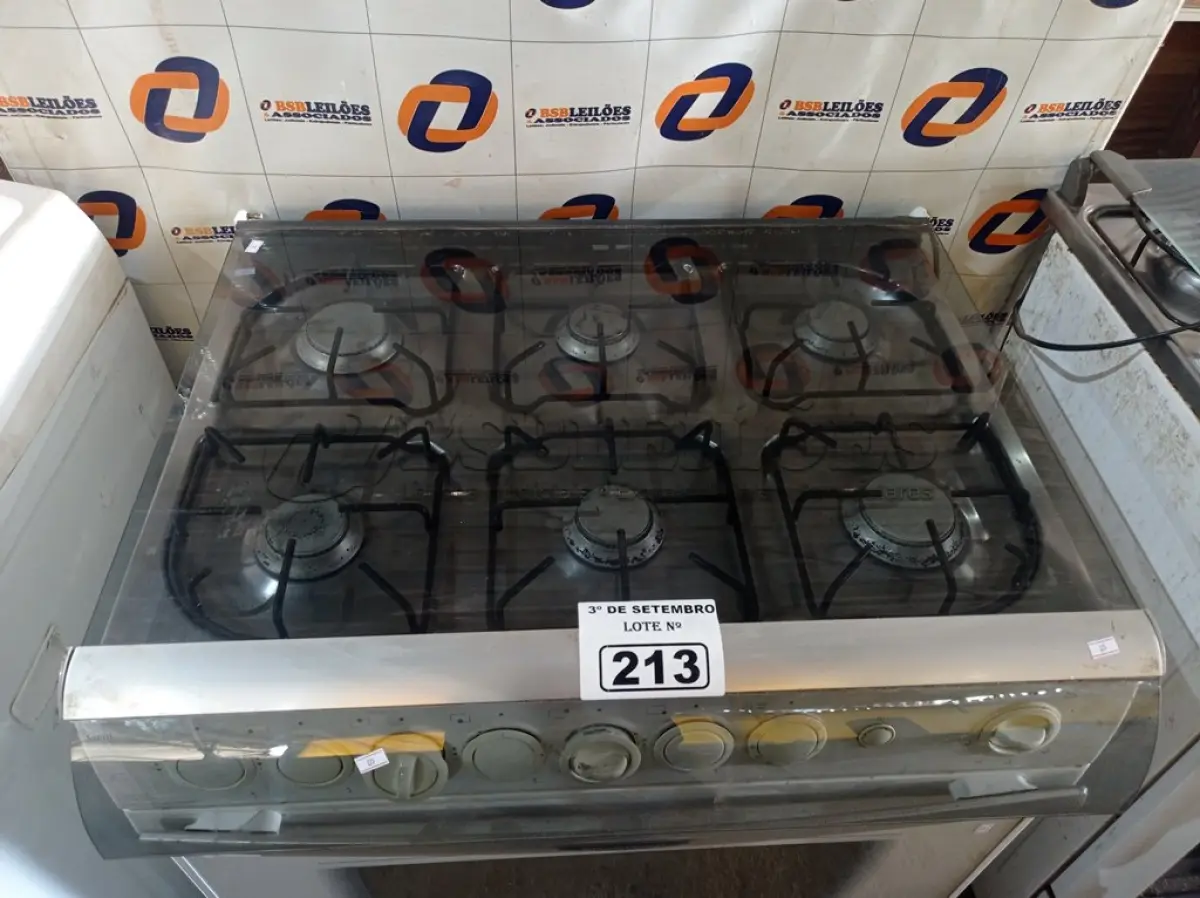 LOTE 213 - 01 FOGÃO A GÁS 06 BOCAS MARCA BRASTEMP INCOMPLETO. (NO ESTADO) ATENÇÃO! FAZER A VISITAÇÃO ANTES DE ARREMATAR, NÃO SABEMOS SE FUNCIONA. LEILÃO NÃO TEM GARANTIA E NEM DEVOLUÇÃO, SUJEITO A POSSÍVEIS AVARIAS VISÍVEIS/OCULTAS E/OU AUSÊNCIA DE COMPONENTES.