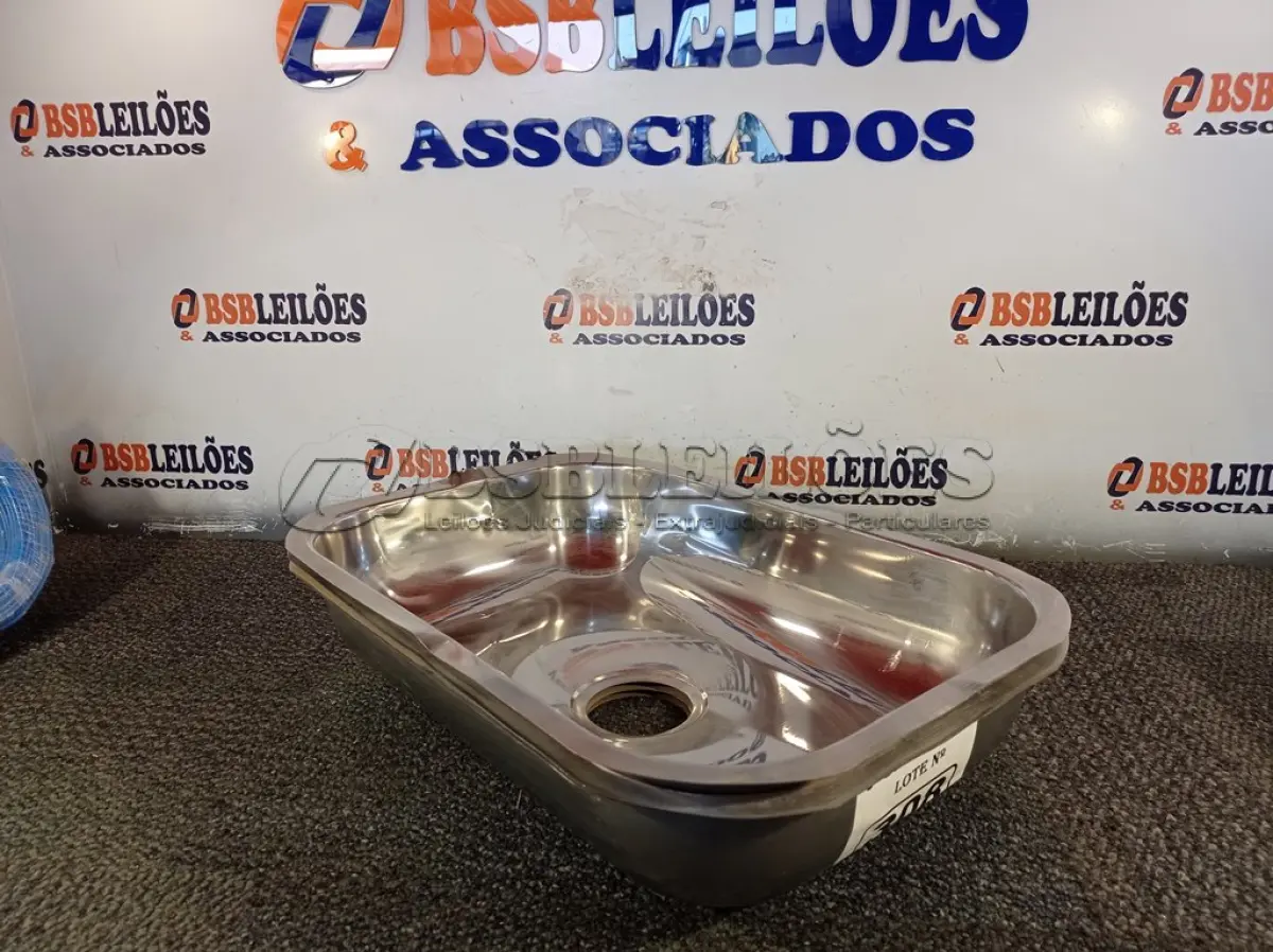 LOTE 308 - 02 CUBAS EM AÇO INOX. (NO ESTADO) ATENÇÃO! FAZER A VISITAÇÃO ANTES DE ARREMATAR, NÃO SABEMOS SE FUNCIONA. LEILÃO NÃO TEM GARANTIA E NEM DEVOLUÇÃO, SUJEITO A POSSÍVEIS AVARIAS VISÍVEIS/OCULTAS E/OU AUSÊNCIA DE COMPONENTES.