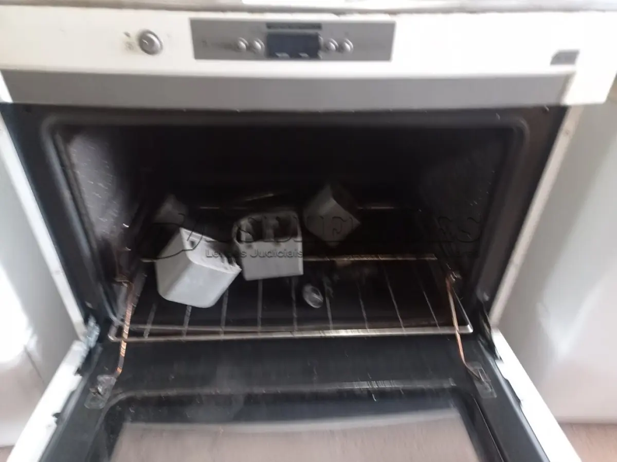 LOTE 203 - 01 FOGÃO A GÁS 05 BOCAS MARCA BRASTEMP INCOMPLETO. (NO ESTADO) ATENÇÃO! FAZER A VISITAÇÃO ANTES DE ARREMATAR, NÃO SABEMOS SE FUNCIONA. LEILÃO NÃO TEM GARANTIA E NEM DEVOLUÇÃO, SUJEITO A POSSÍVEIS AVARIAS VISÍVEIS/OCULTAS E/OU AUSÊNCIA DE COMPONENTES.