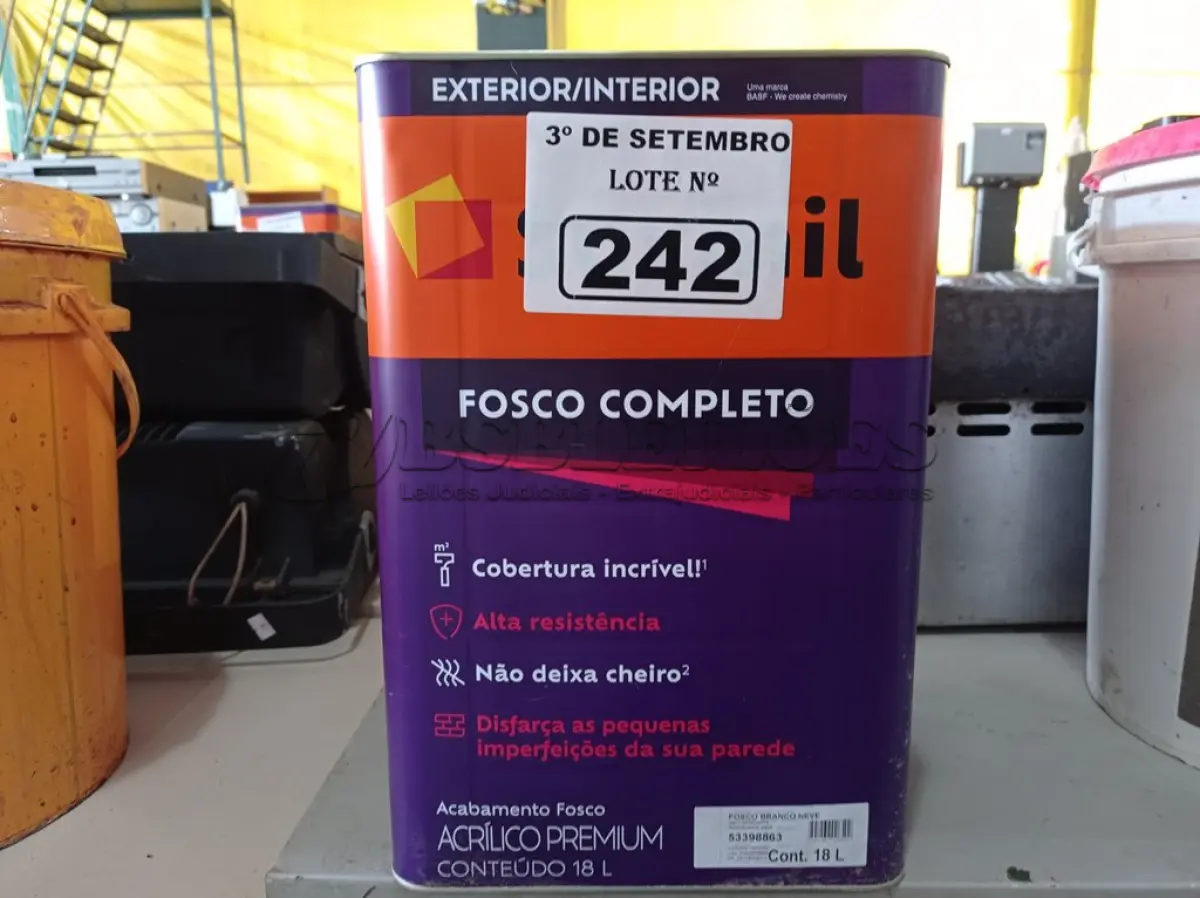 LOTE 242 - 01 LATA DE TINTA SUVINIL INTERIORES /EXTERIORES SEM CHEIRO 18L NA COR FOSCO BRANCO NEVE. (NO ESTADO) ATENÇÃO! FAZER A VISITAÇÃO ANTES DE ARREMATAR, NÃO SABEMOS SE FUNCIONA. LEILÃO NÃO TEM GARANTIA E NEM DEVOLUÇÃO, SUJEITO A POSSÍVEIS AVARIAS VISÍVEIS/OCULTAS E/OU AUSÊNCIA DE COMPONENTES.