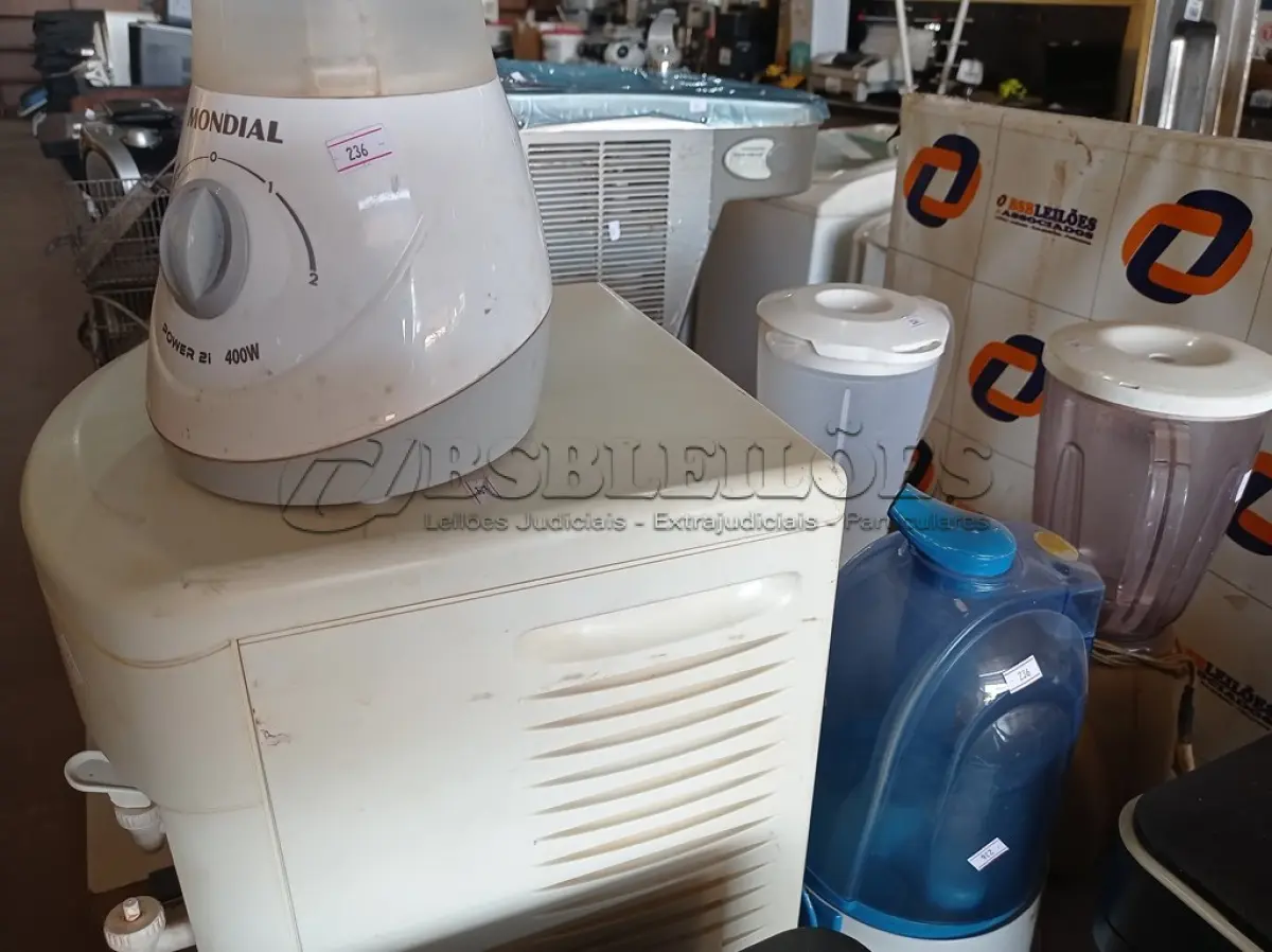 LOTE 252 - 01 PURIFICADOR DE ÁGUA, 03 LIQUIDIFICADORES E 01 UMIDIFICADOR DE AR MARCAS E MODELOS DIVERSOS. (NO ESTADO) ATENÇÃO! FAZER A VISITAÇÃO ANTES DE ARREMATAR, NÃO SABEMOS SE FUNCIONA. LEILÃO NÃO TEM GARANTIA E NEM DEVOLUÇÃO, SUJEITO A POSSÍVEIS AVARIAS VISÍVEIS/OCULTAS E/OU AUSÊNCIA DE COMPONENTES.
